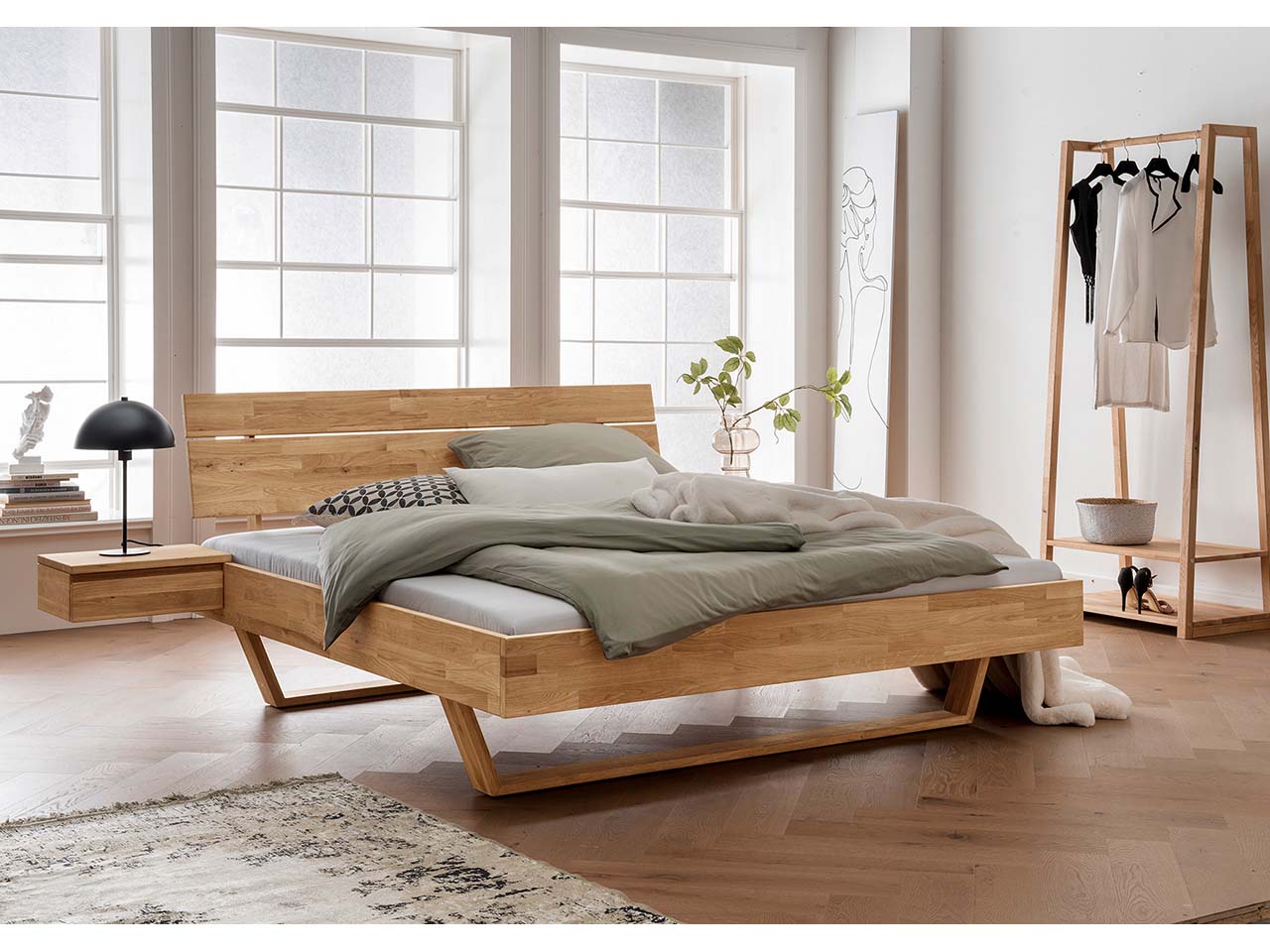 Massivholzbett 'Dolle' mit Holzkufen und Kopfteil, 140 x 200, Wildeiche