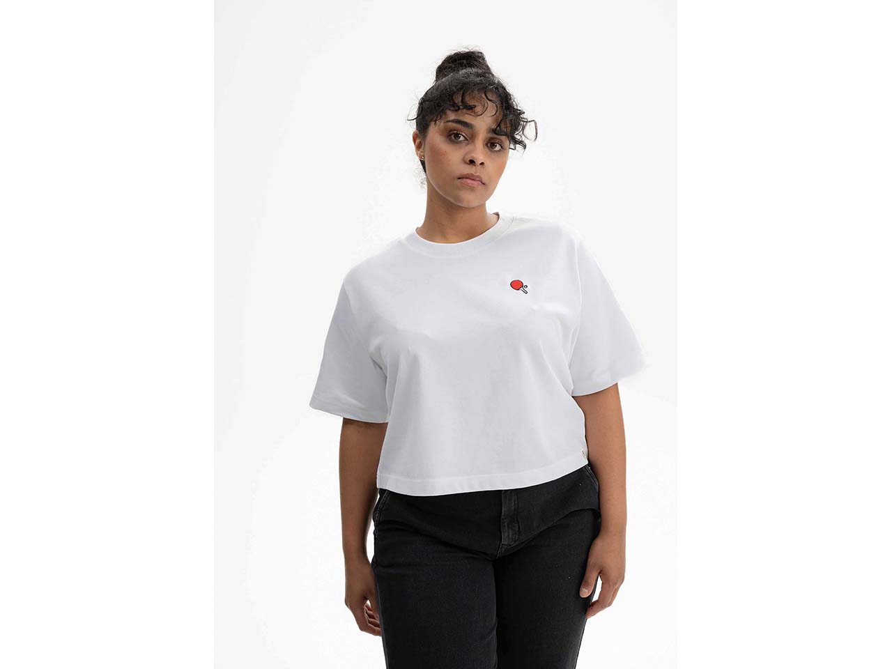 MELA Bio-Damen-T-Shirt "JOSHNA" mit Ping-Pong-Stickerei, weiß, cropped, Gr. S