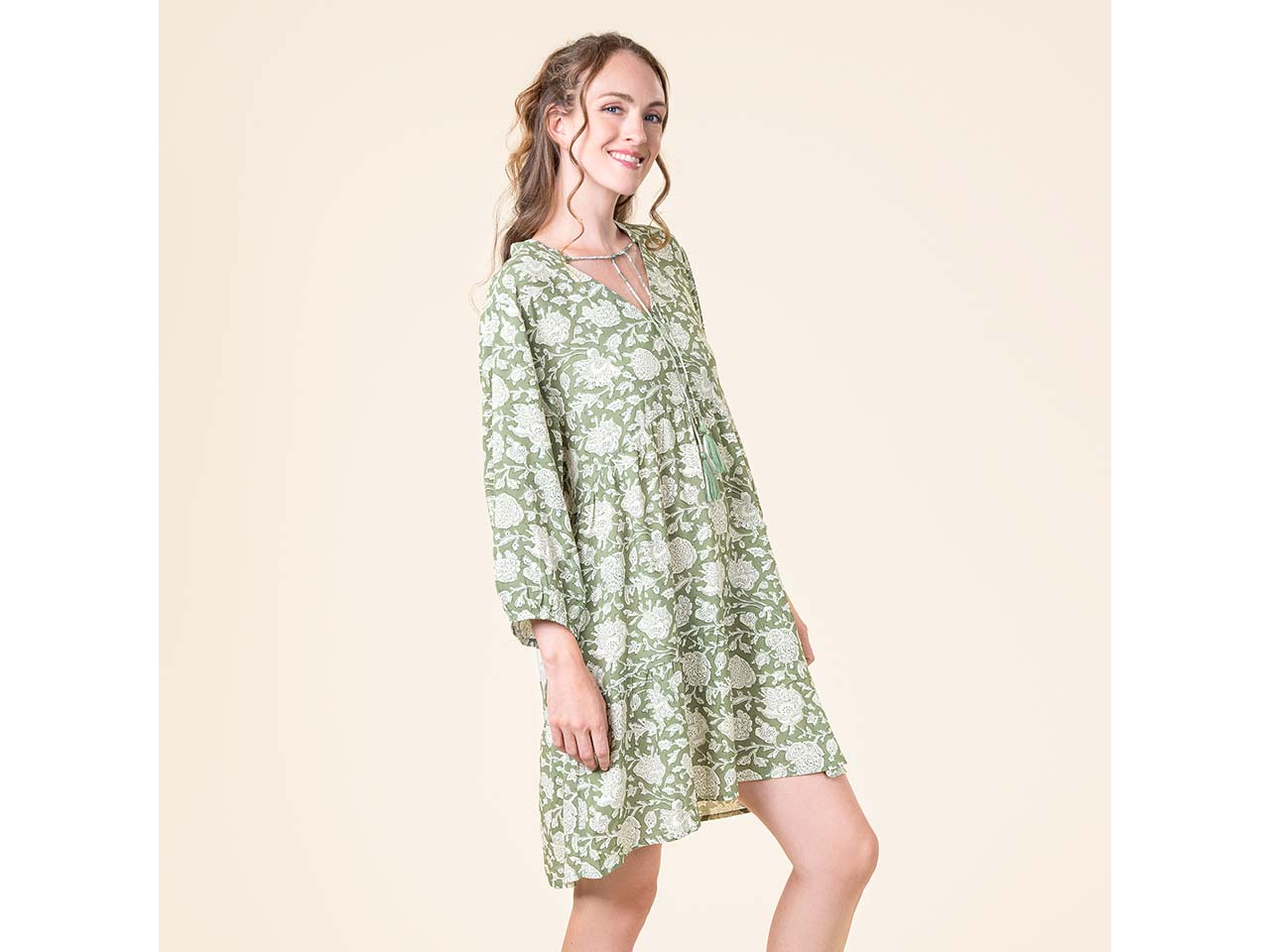Living Crafts Damen-Kleid 'THYMIANE' mit V-Ausschnitt, botanical/flowers, Gr. 36