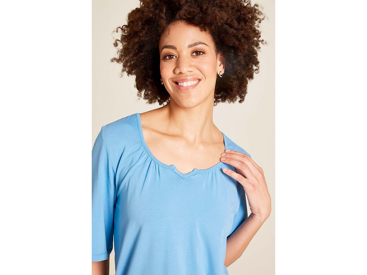 tranquillo Bio-Damen-T-Shirt mit raffiniertem Ausschnitt, marina, Gr. S