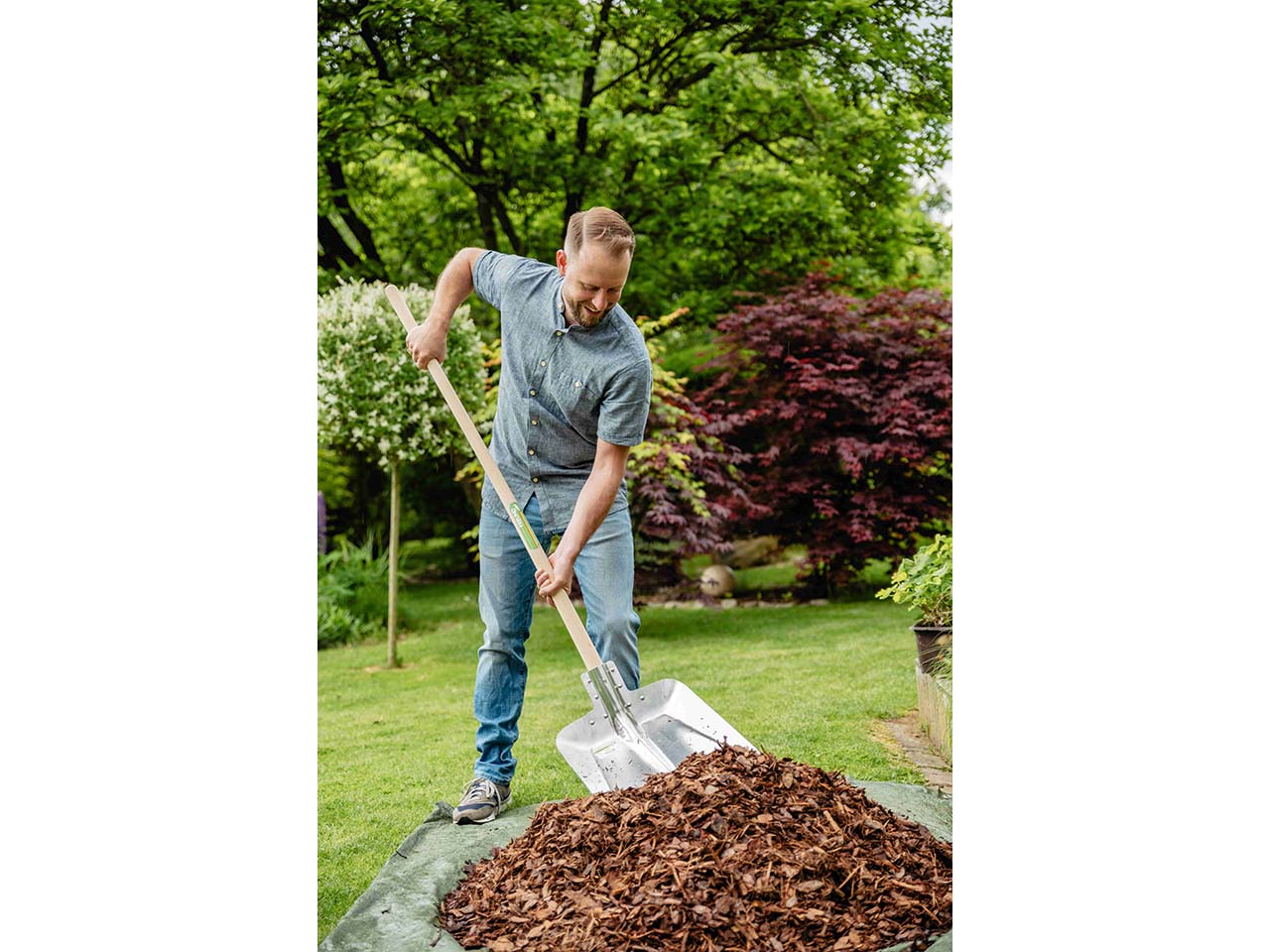 FREUND VICTORIA Aluminium Randschaufel mit Holzstiel 67095