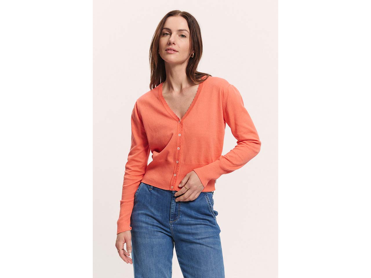 tranquillo Bio-Damen-Cardigan 'Linaa' mit Zierkante am V-Ausschnitt, camellia orange, Gr.M