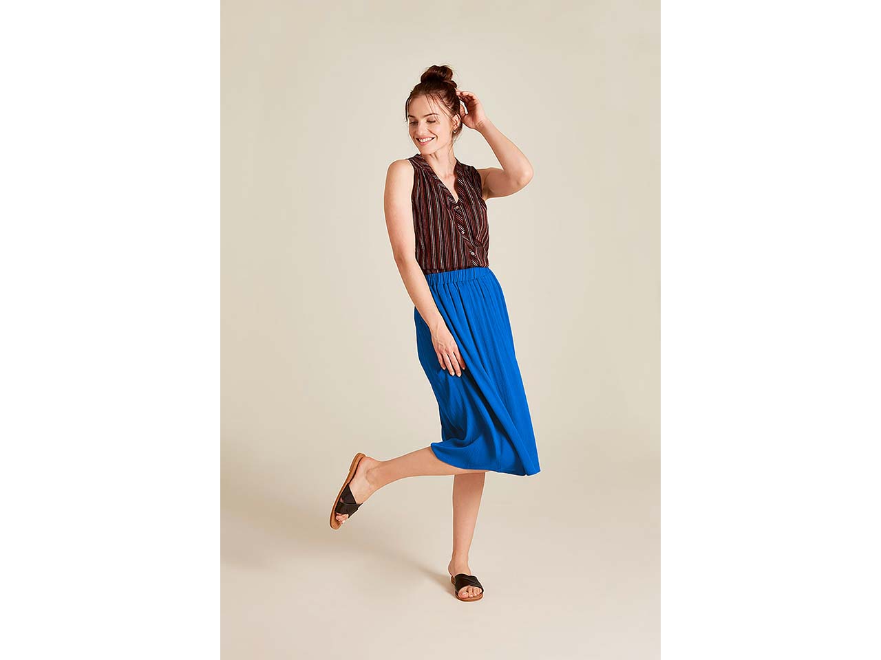 tranquillo Damen-Midi-Rock aus Crinkle-Viskose, mit Taschen, dazzling blue, Gr. 36