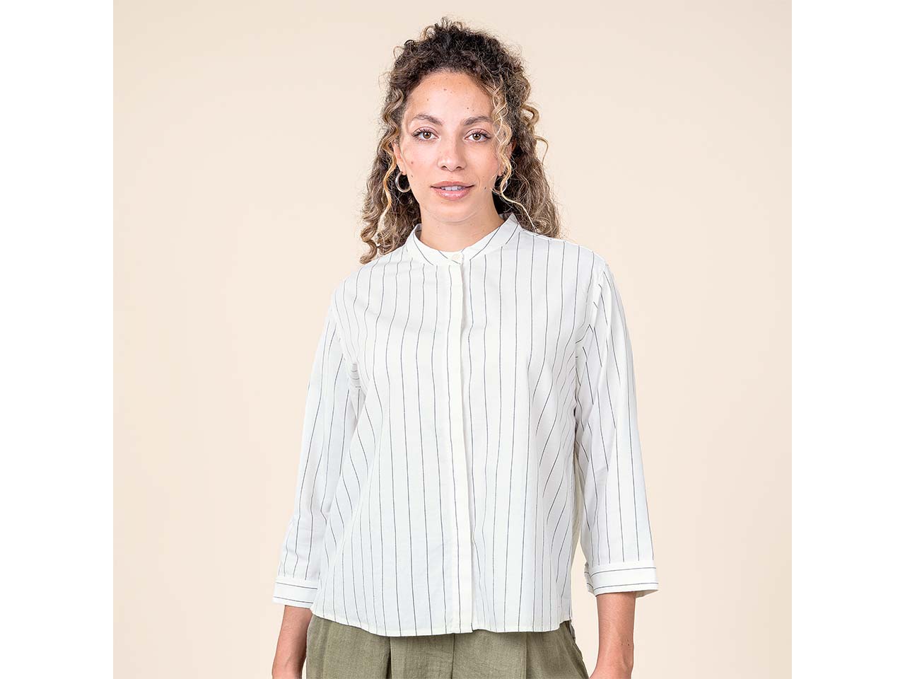 Living Crafts Damen-Bluse 'TILLA' mit Mandarinkragen, white/sage, Gr. 36