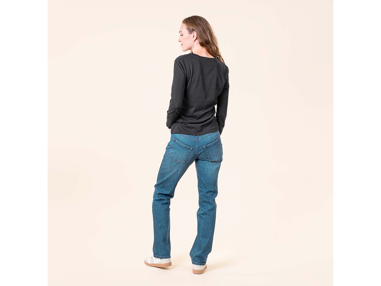 Living Crafts Bio-Damen-Langarmshirt "TARANA" mit V-Ausschnitt, black, Gr. S