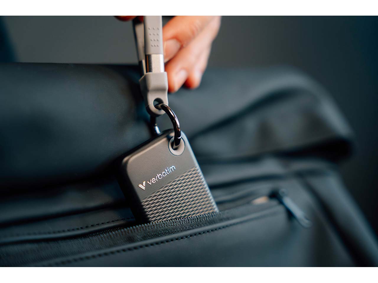 Verbatim Externe SSD-Festplatte "Pocket" schwarz, grau 2 TB