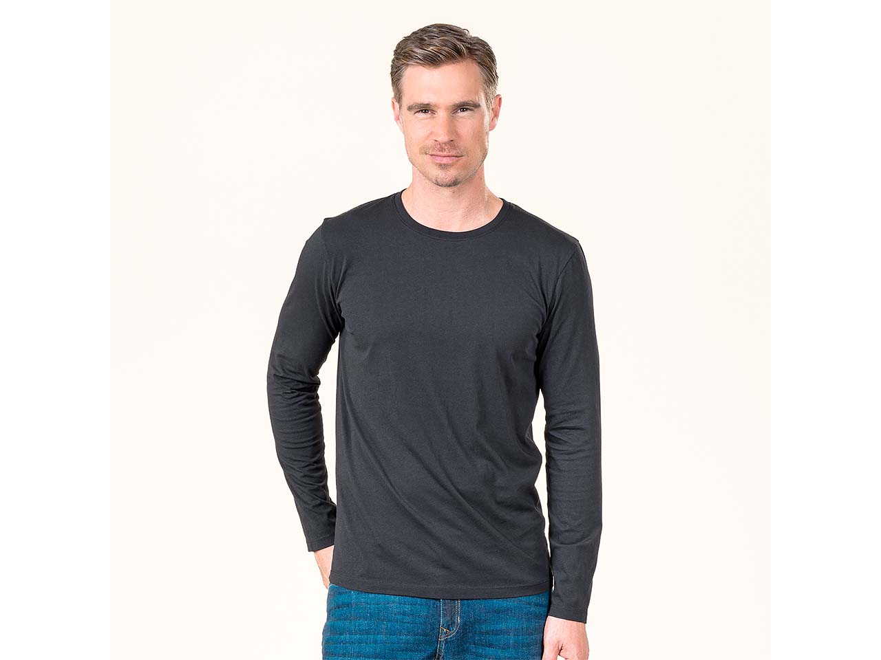 Living Crafts Bio-Herren-Langarmshirt "TERIK" mit Rundhalsausschnitt, black, Gr. M