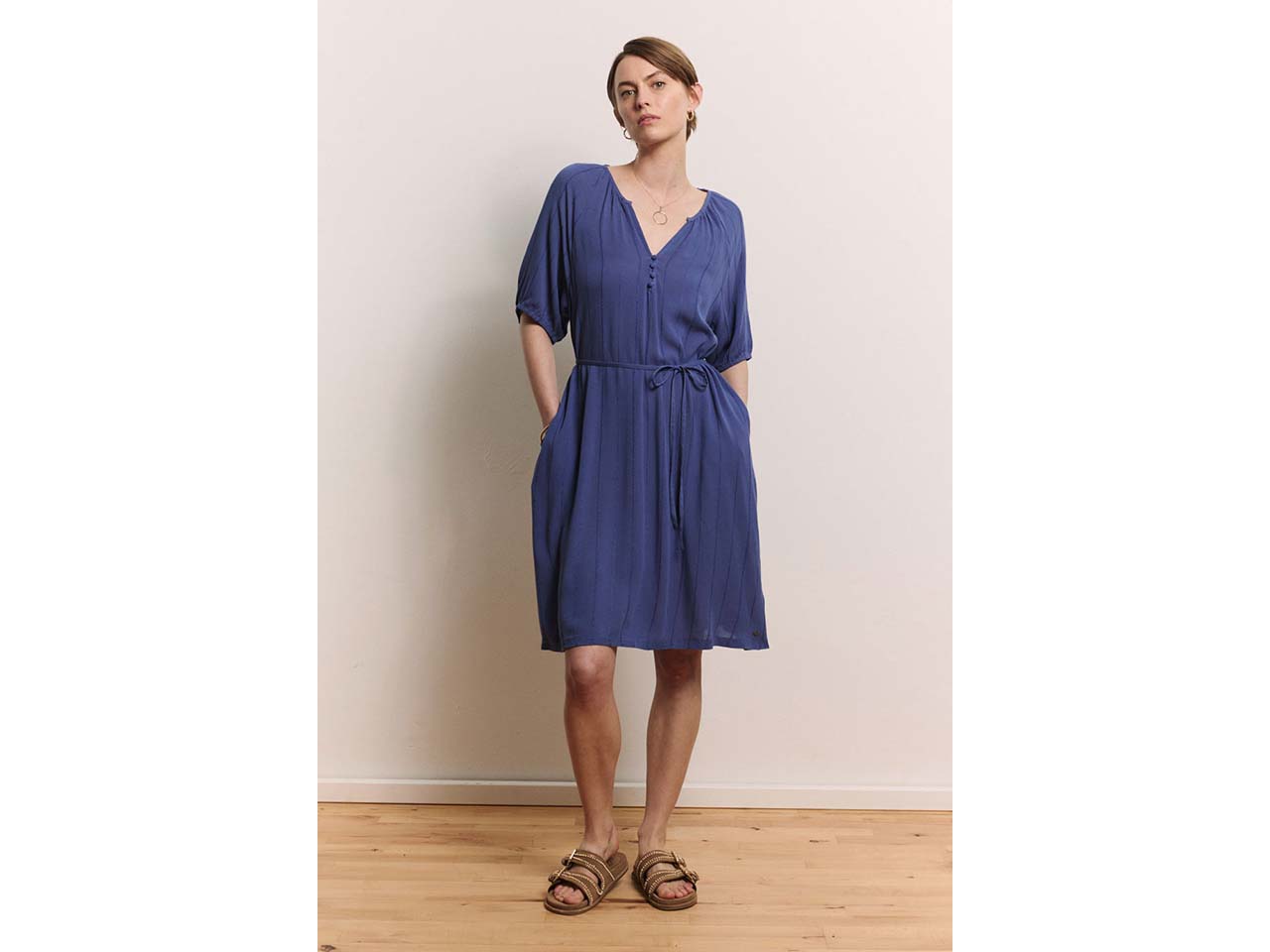 tranquillo Damen-Midi-Kleid 'Saraah' aus Crinkle-Viskose, indigo blue, Gr. 36