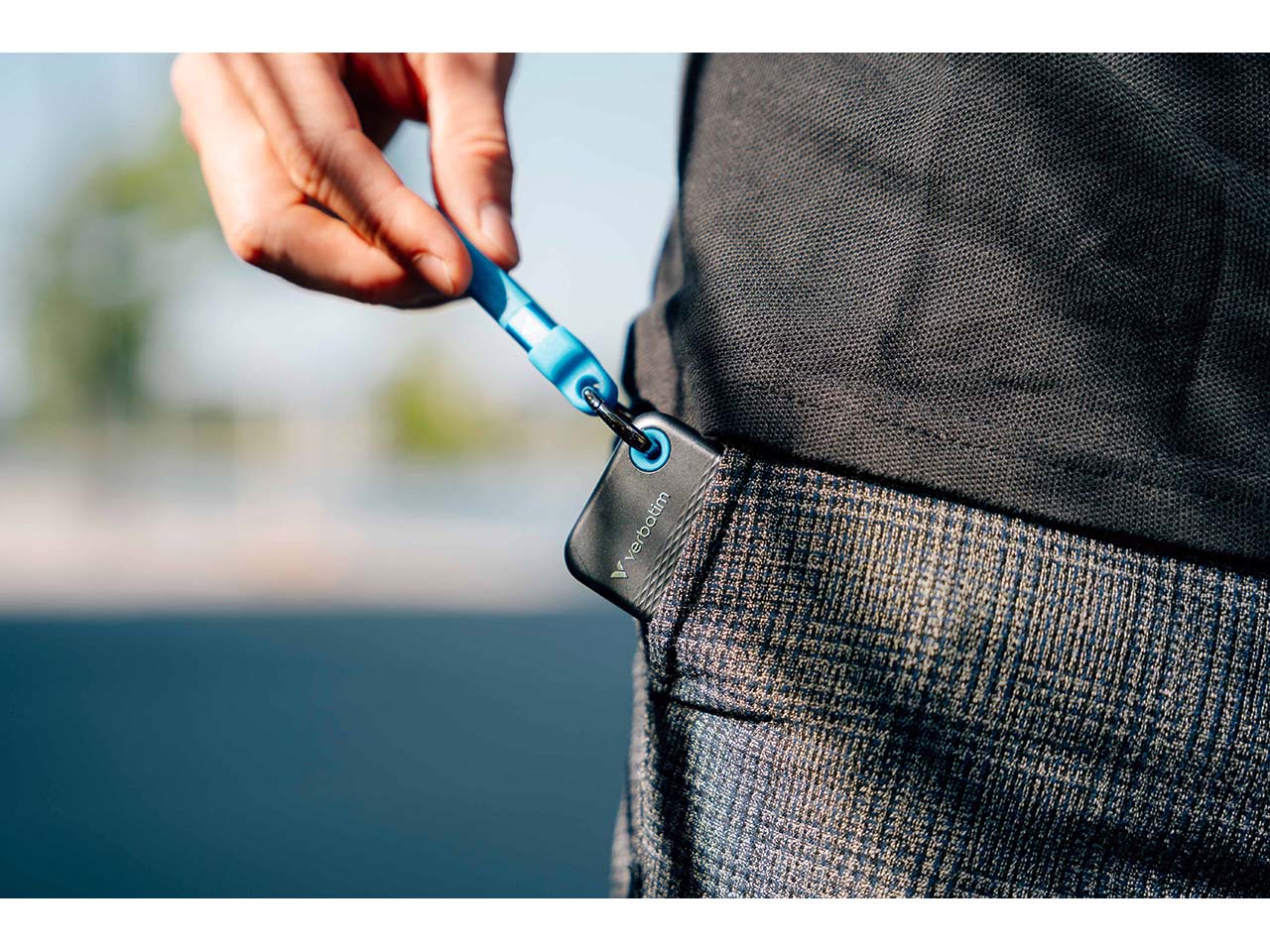 Verbatim Externe SSD-Festplatte "Pocket" schwarz, blau 2 TB