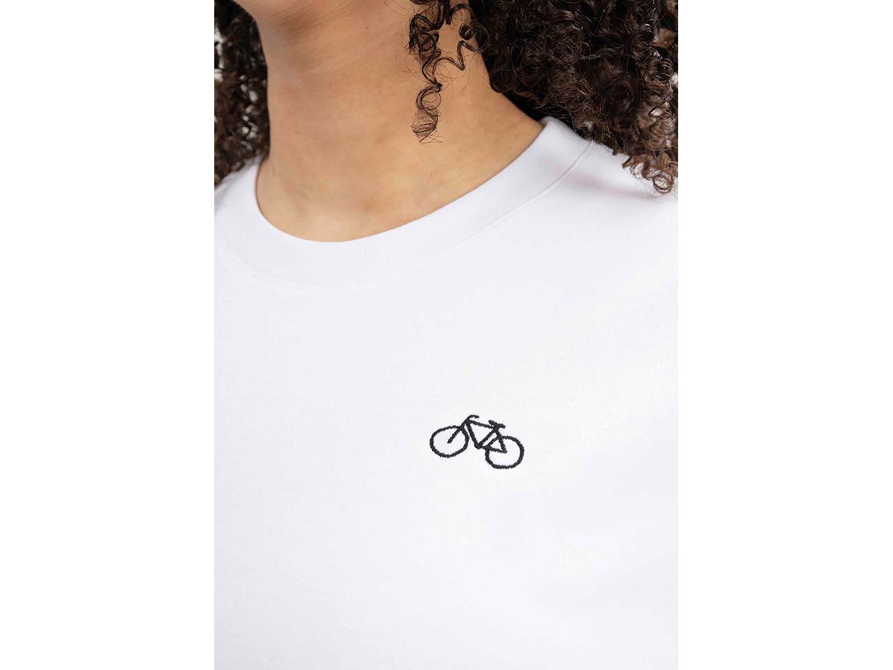 MELA Bio-Damen-T-Shirt "JOSHNA" mit Bike-Stickerei, weiß, cropped, Gr. S