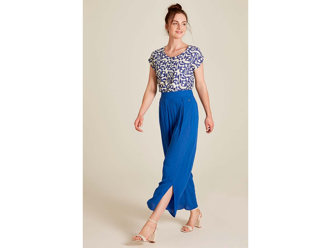 tranquillo Damen-Hose mit strukturiertem Stoff und Schlitz, dazzling blue, Gr. 36