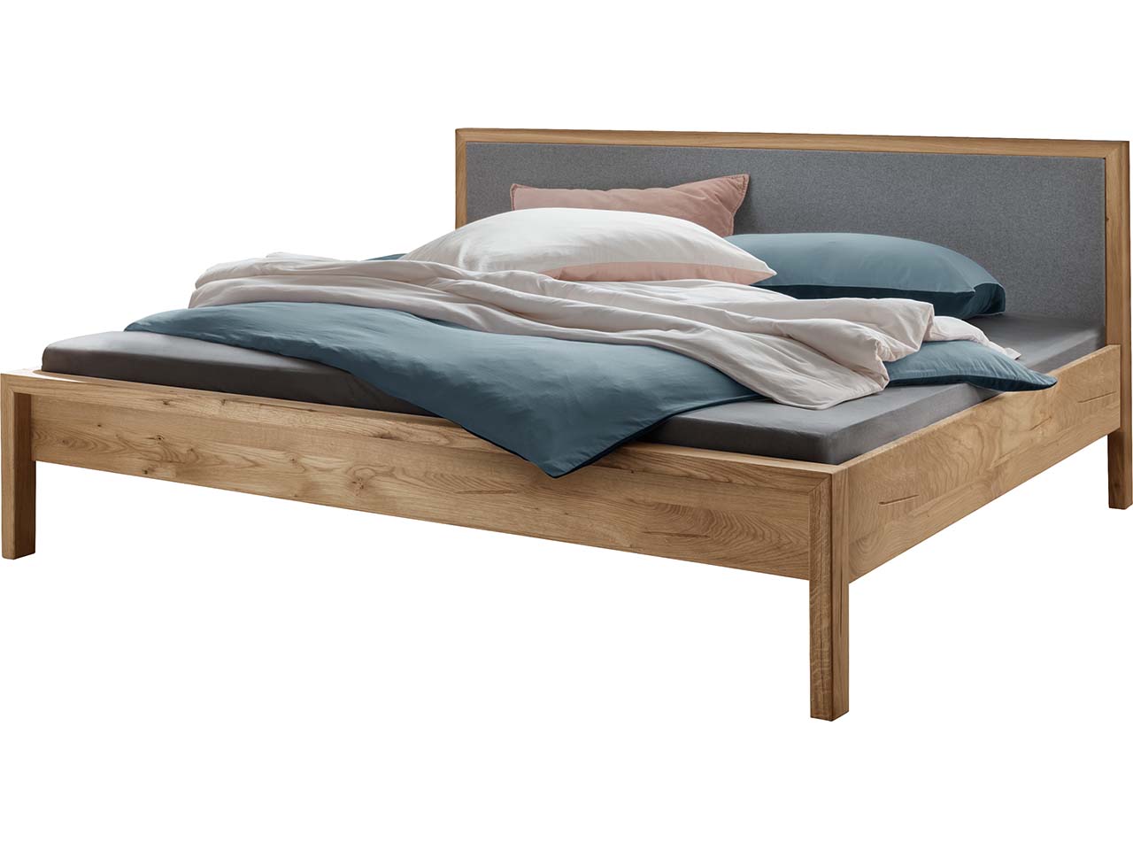 Cinall Massivholzbett "Aalbaek" Fußteil niedrig, Kopfteil aus Filz, 180x200 cm, Eiche