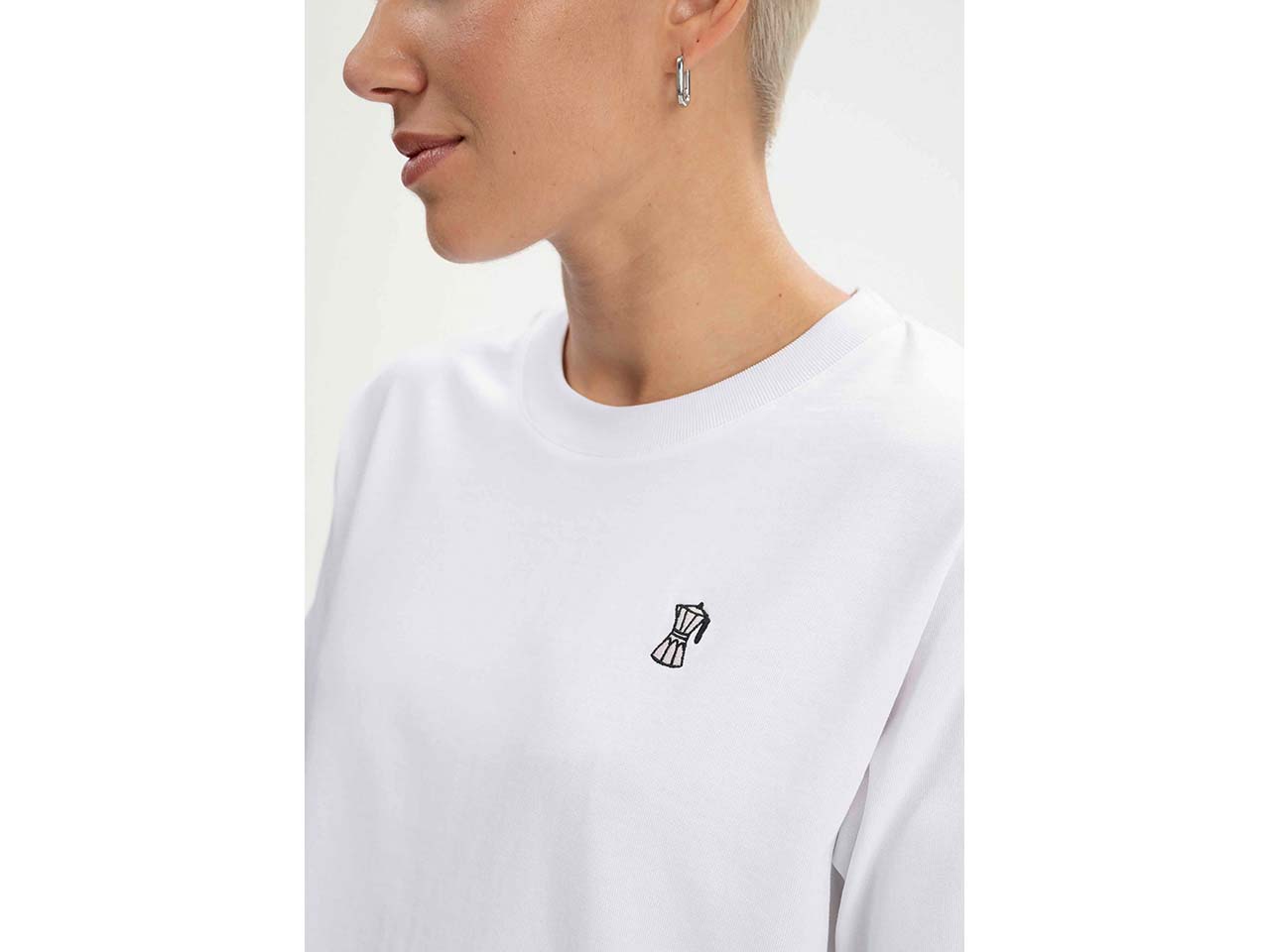 MELA Bio-Damen-T-Shirt "JOSHNA" mit Kaffee-Stickerei, weiß, cropped, Gr. S