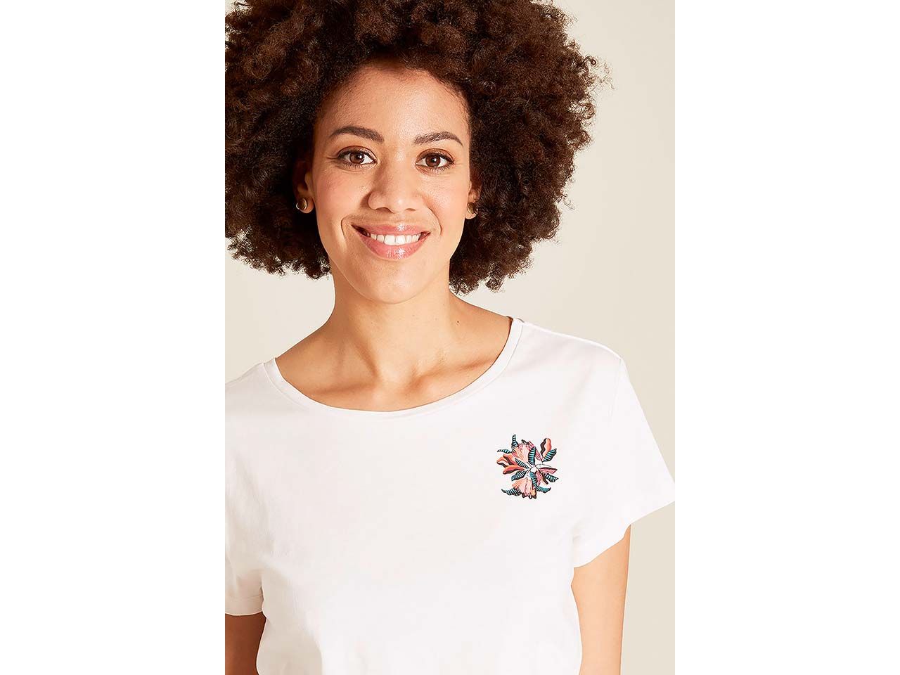 tranquillo Bio-Damen-T-Shirt mit floraler Stickerei, white, Gr. S