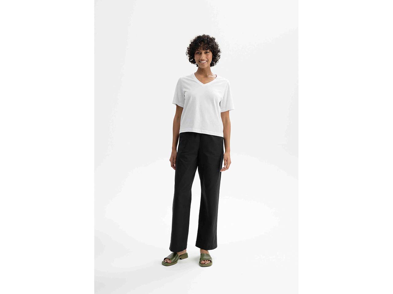 MELA Bio-Damen-T-Shirt "ANKITA" mit V-Ausschnitt, weiß, Gr. S
