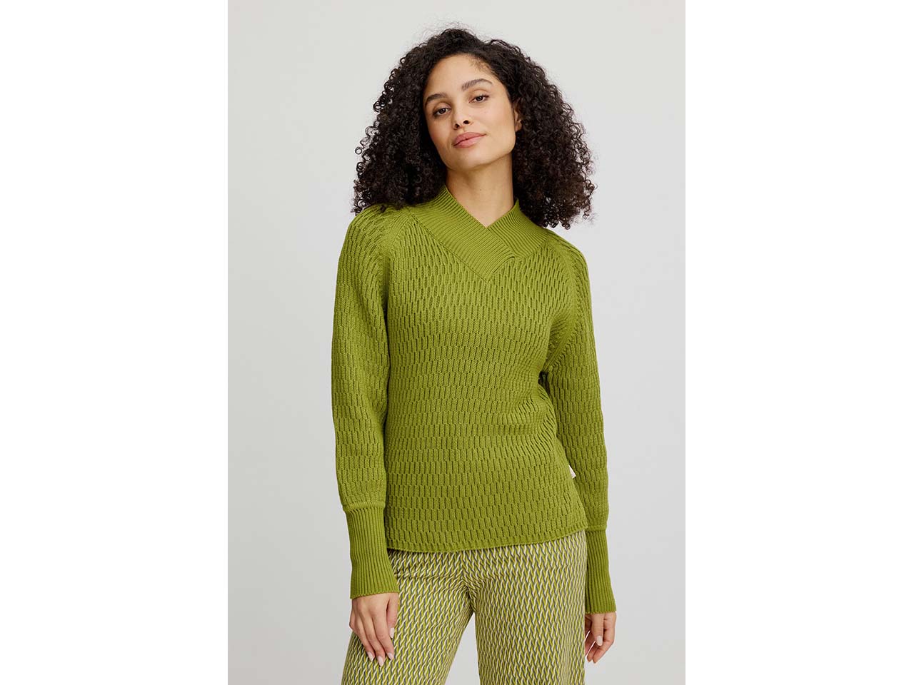 tranquillo Bio-Damen-Strickpullover mit überlappendem V-Ausschnitt, golden cypress, Gr. M