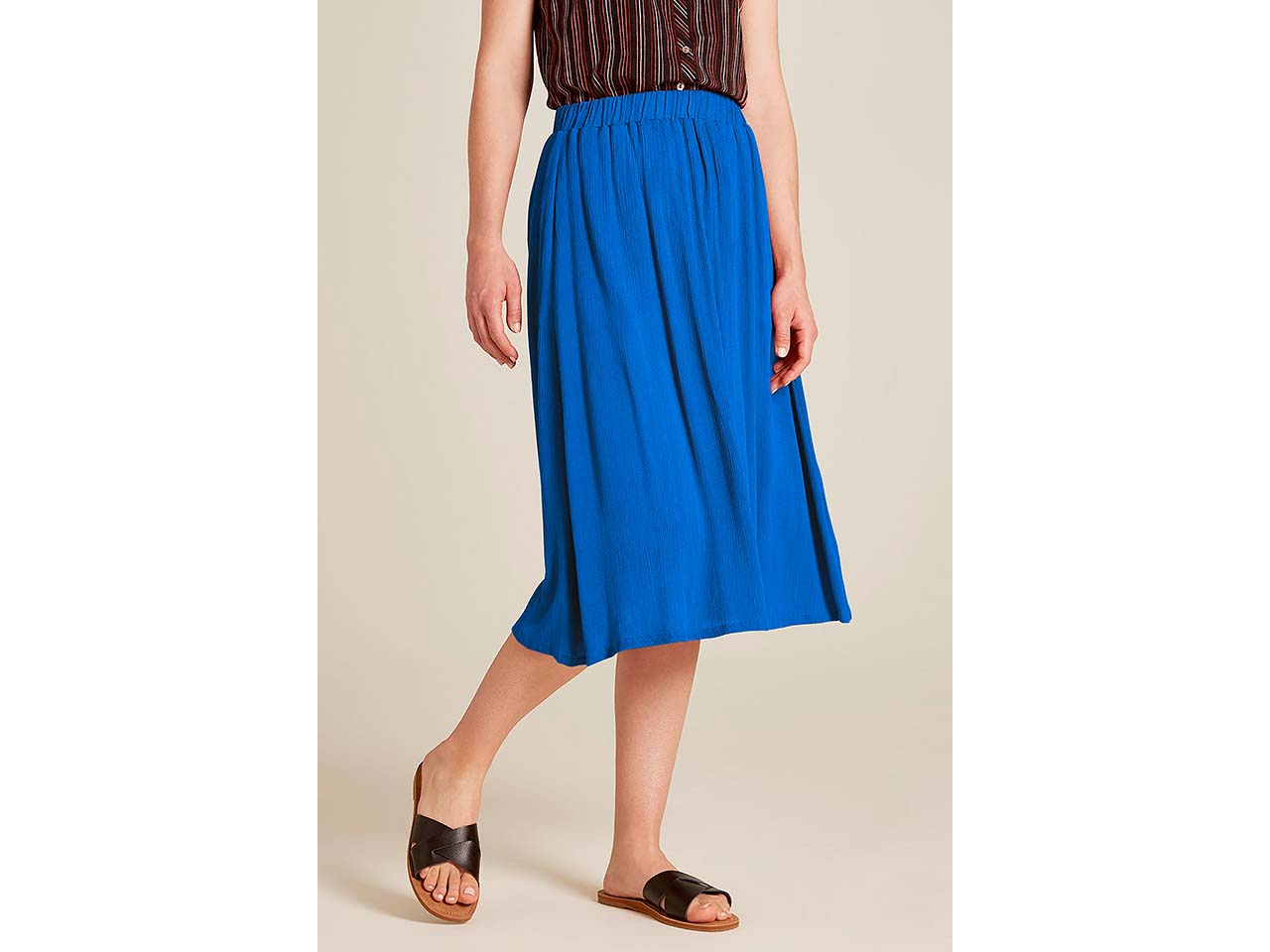 tranquillo Damen-Midi-Rock aus Crinkle-Viskose, mit Taschen, dazzling blue, Gr. 36