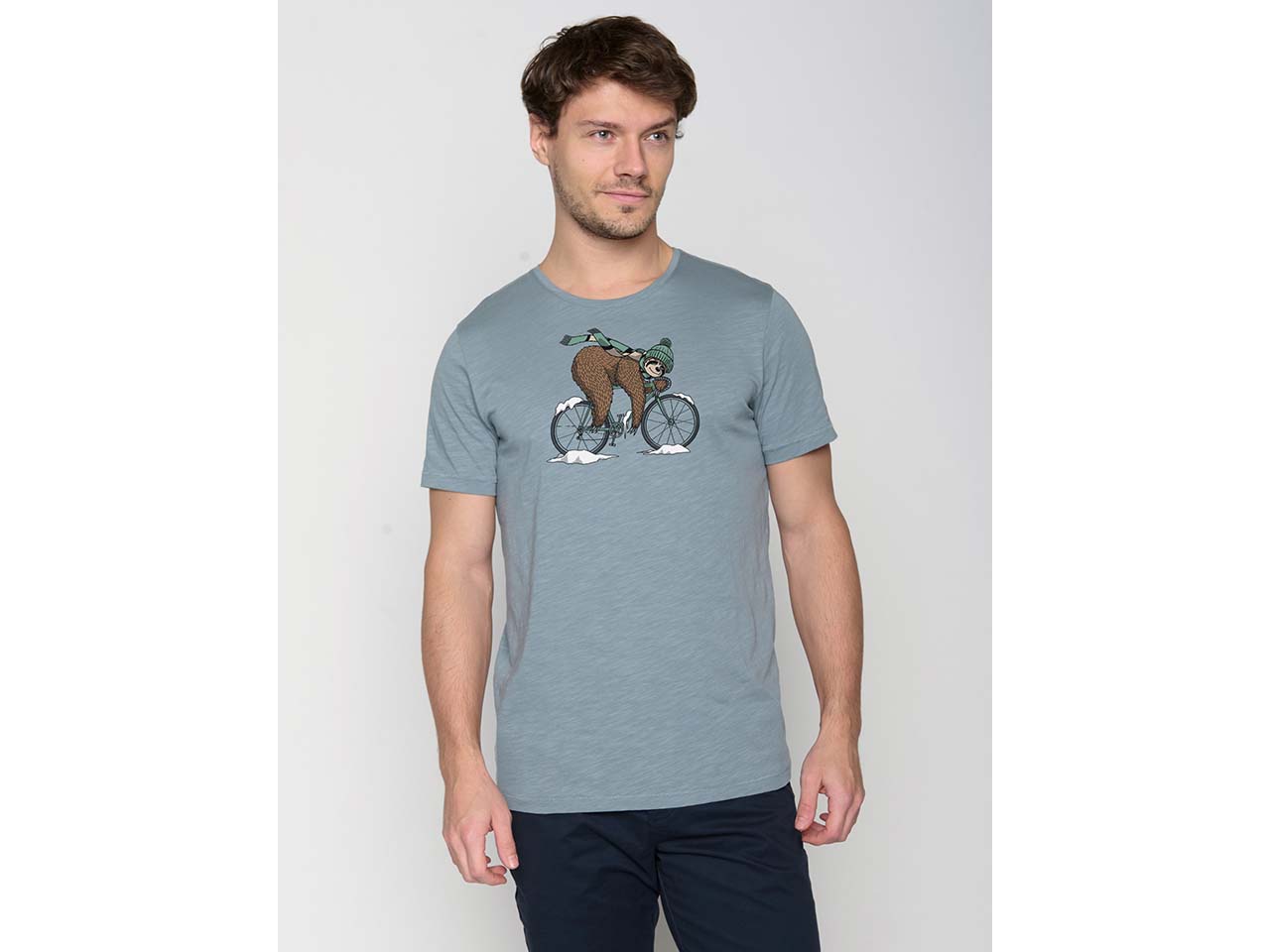 GREENBOMB Bio-Herren-T-Shirt 'Sloth Ice' mit Rundhalsausschnitt, grey blue, Gr. L