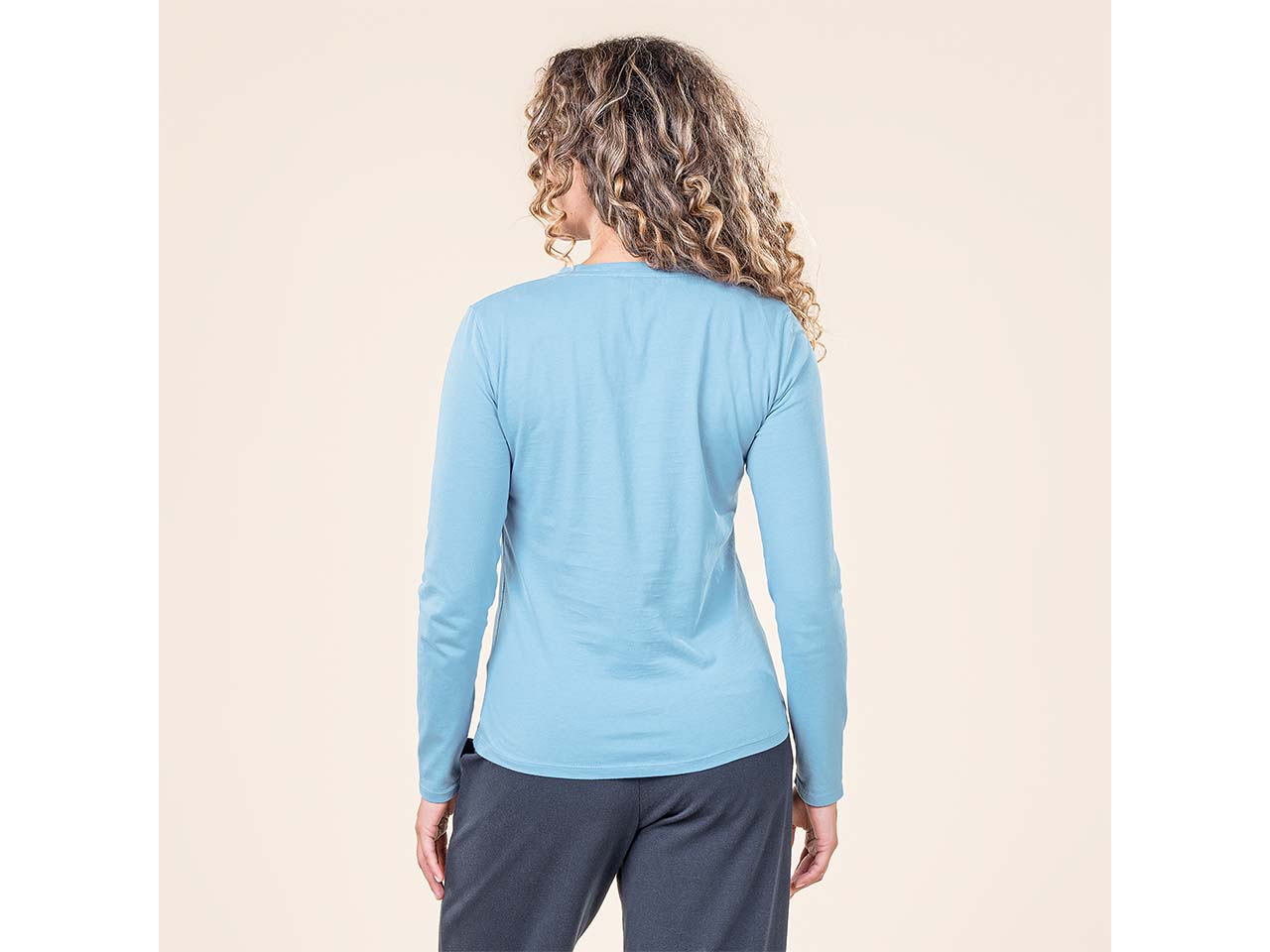 Living Crafts Bio-Damen-Langarmshirt "TARANA" mit V-Ausschnitt, lazy blue, Gr. S