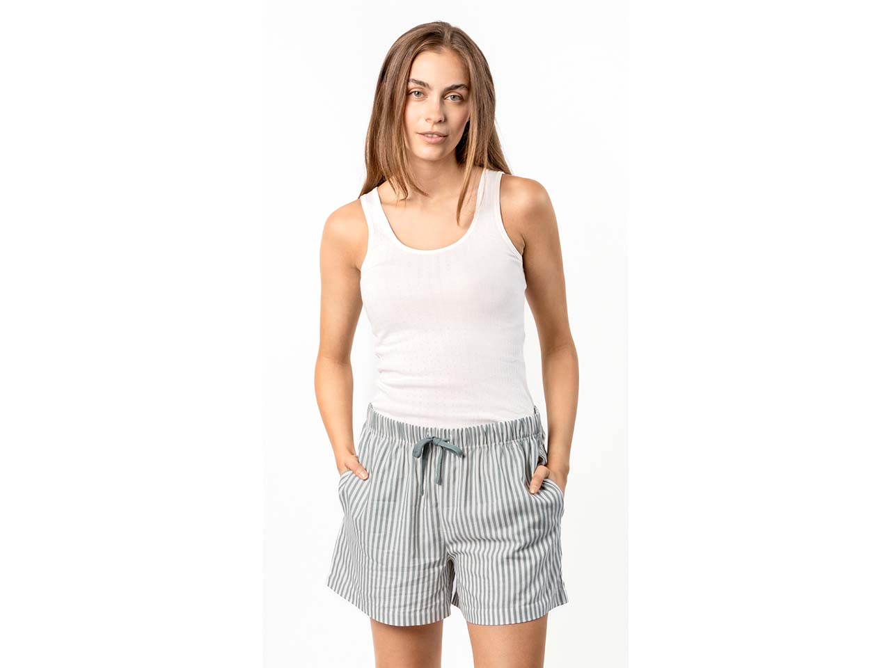 Living Crafts Bio-Damen-Schlafshort "TRICIA" mit Eingriffstaschen, sage/creme, Gr. 36