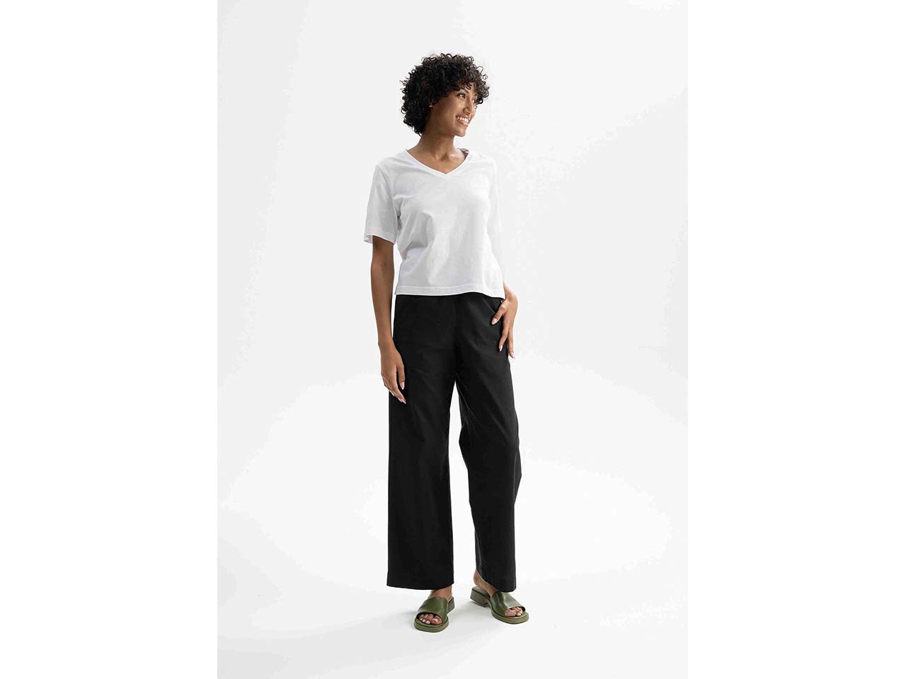 MELA Bio-Damen-T-Shirt "ANKITA" mit V-Ausschnitt, weiß, Gr. S