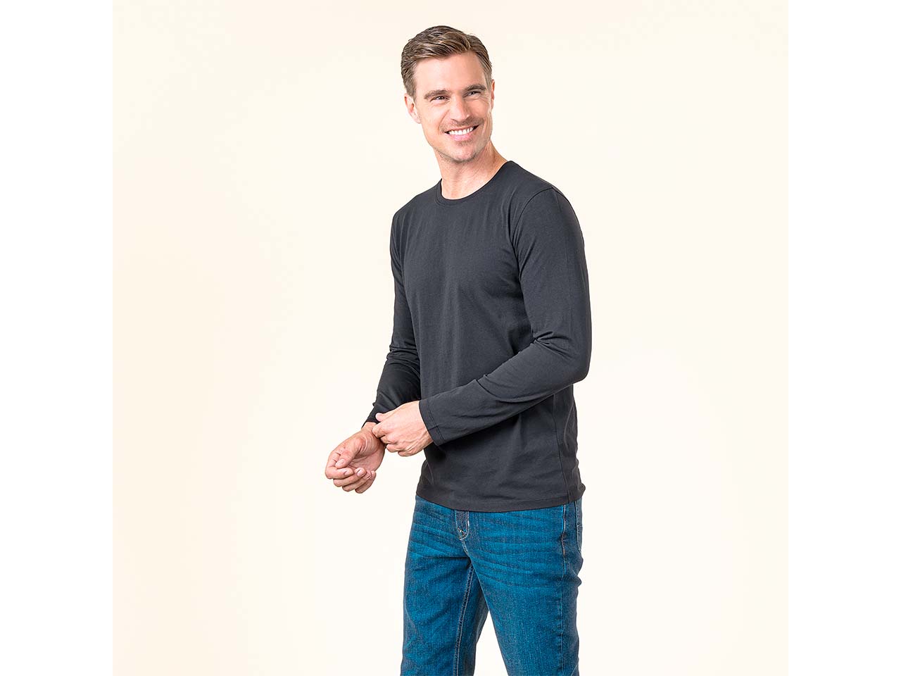 Living Crafts Bio-Herren-Langarmshirt "TERIK" mit Rundhalsausschnitt, black, Gr. M