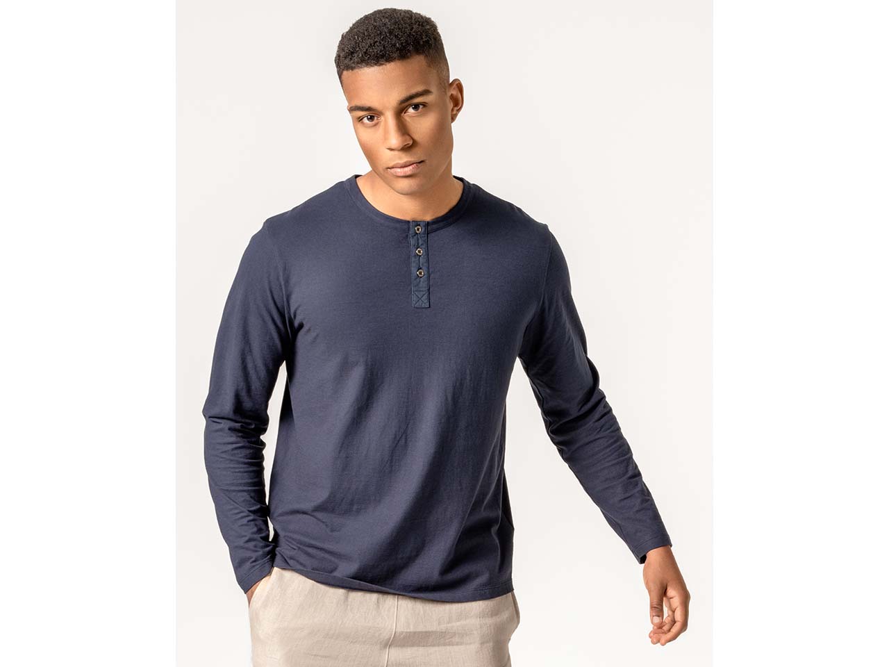 Living Crafts Bio-Herren-Langarm-Henley-Shirt "THOMME", deep sea, Gr. M