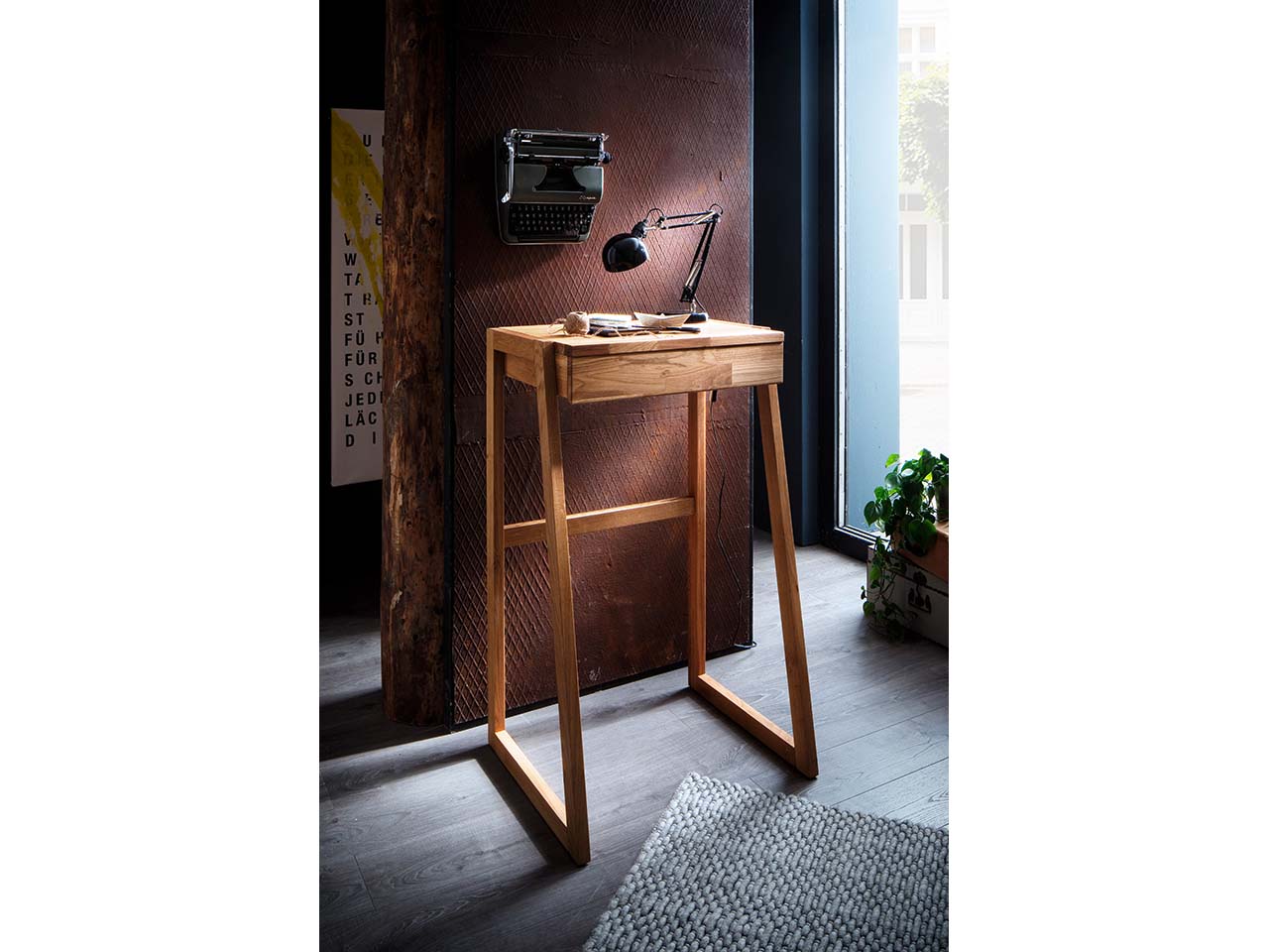 Stehpult 'Comma' mit Schublade, B 66 x T 45 x H 110 cm, Wildeiche geölt
