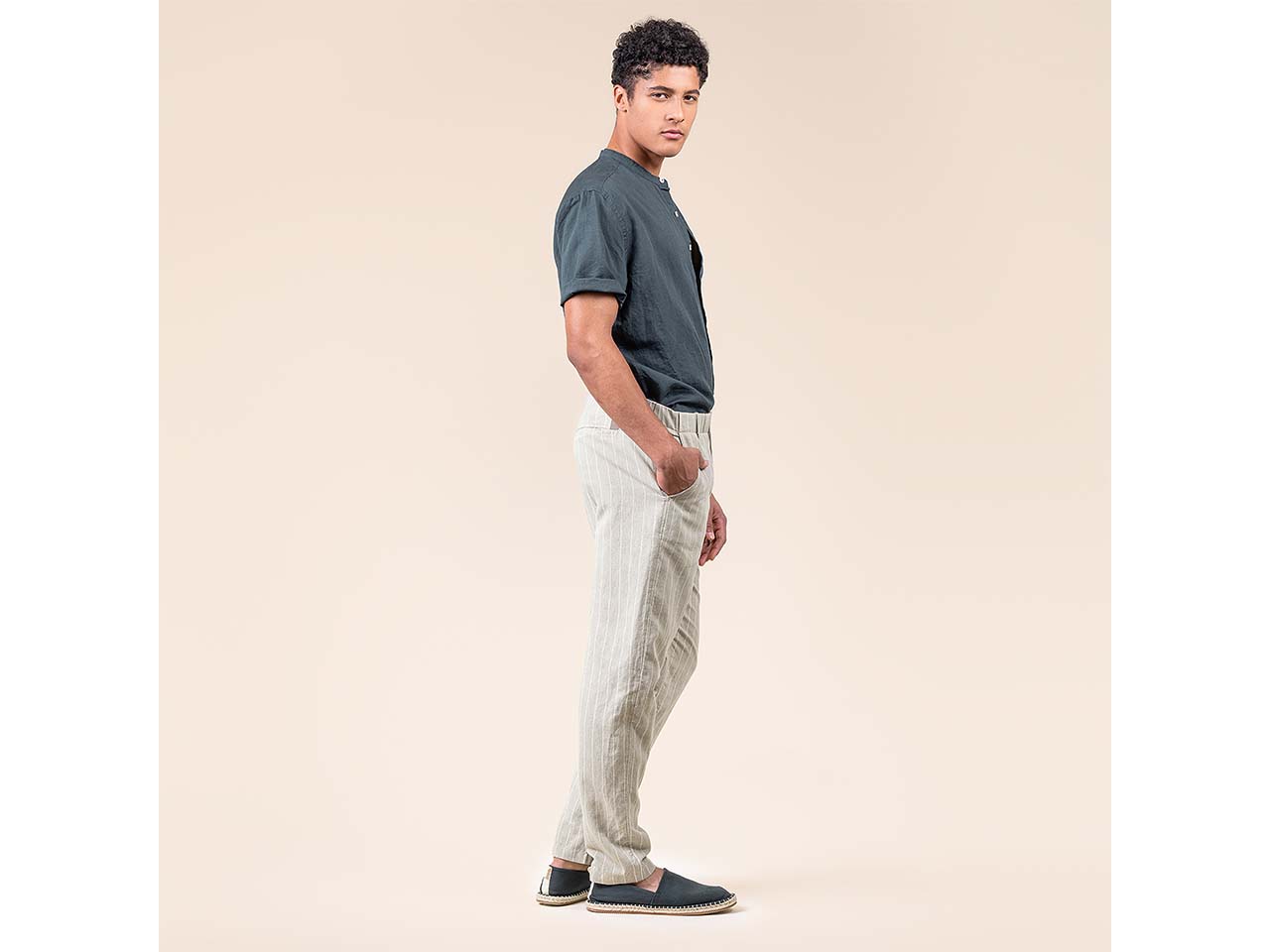 Living Crafts Herren-Leinen-Hose "OLEG" mit Taschen, natural/pinstripe, Gr. 31R