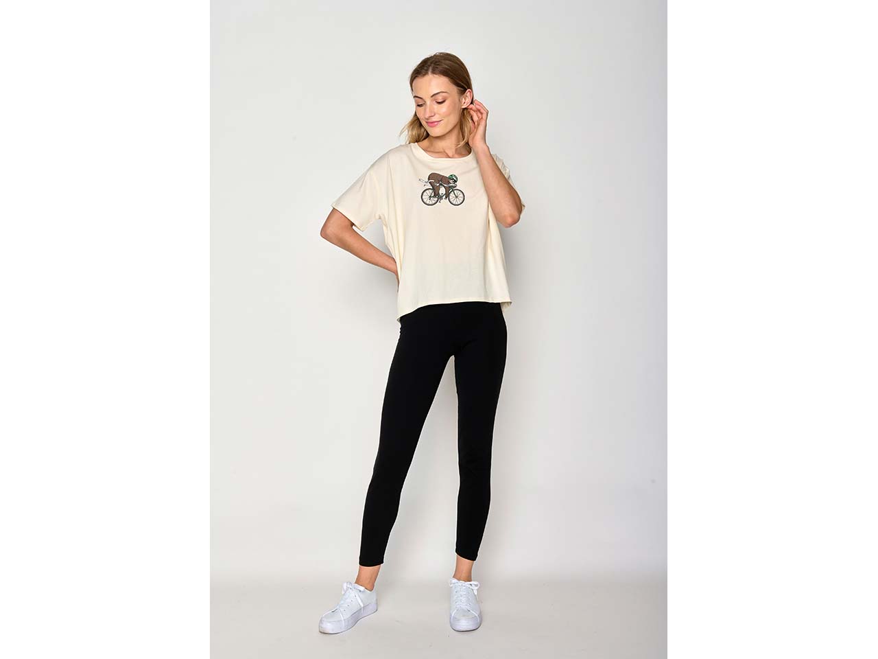 GREENBOMB Bio-Damen-T-Shirt "Sloth Victory" weit geschnitten, creme white, Gr. S