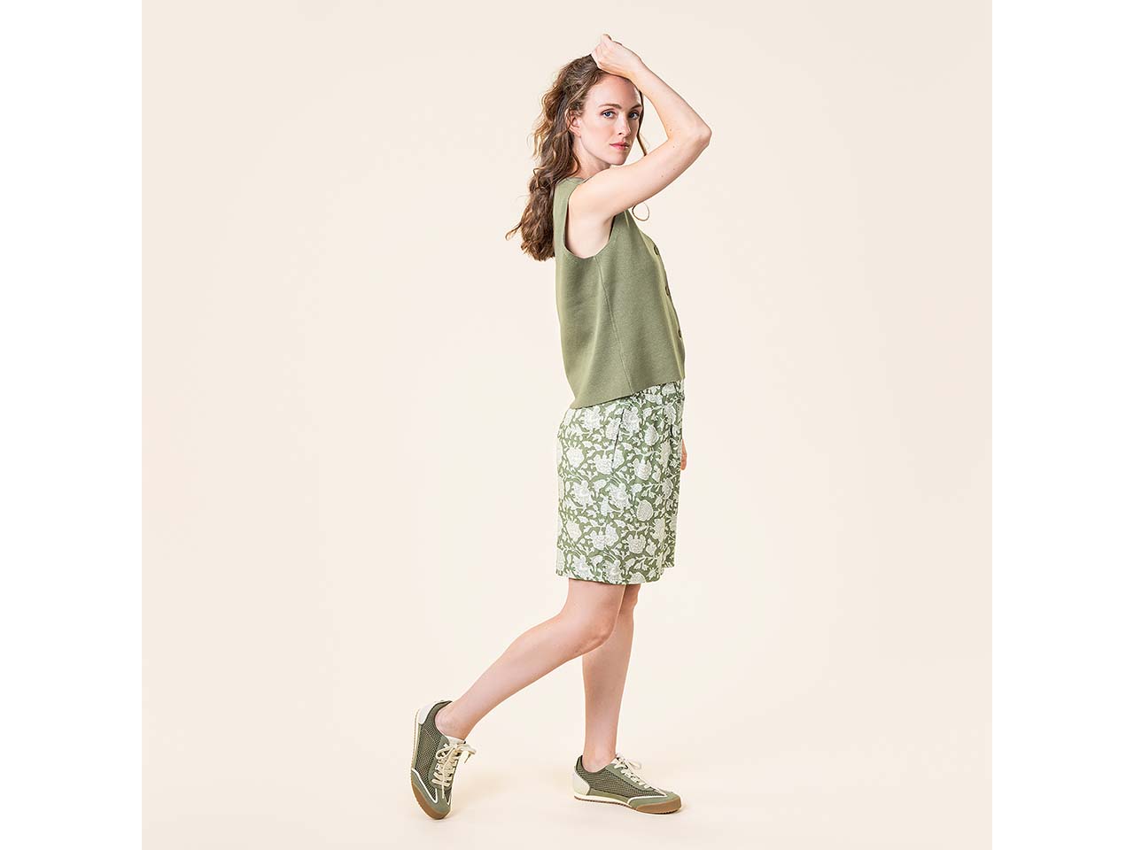 Living Crafts Damen-Short 'TETTA' aus Viskose, botanical/flowers, Gr. 36