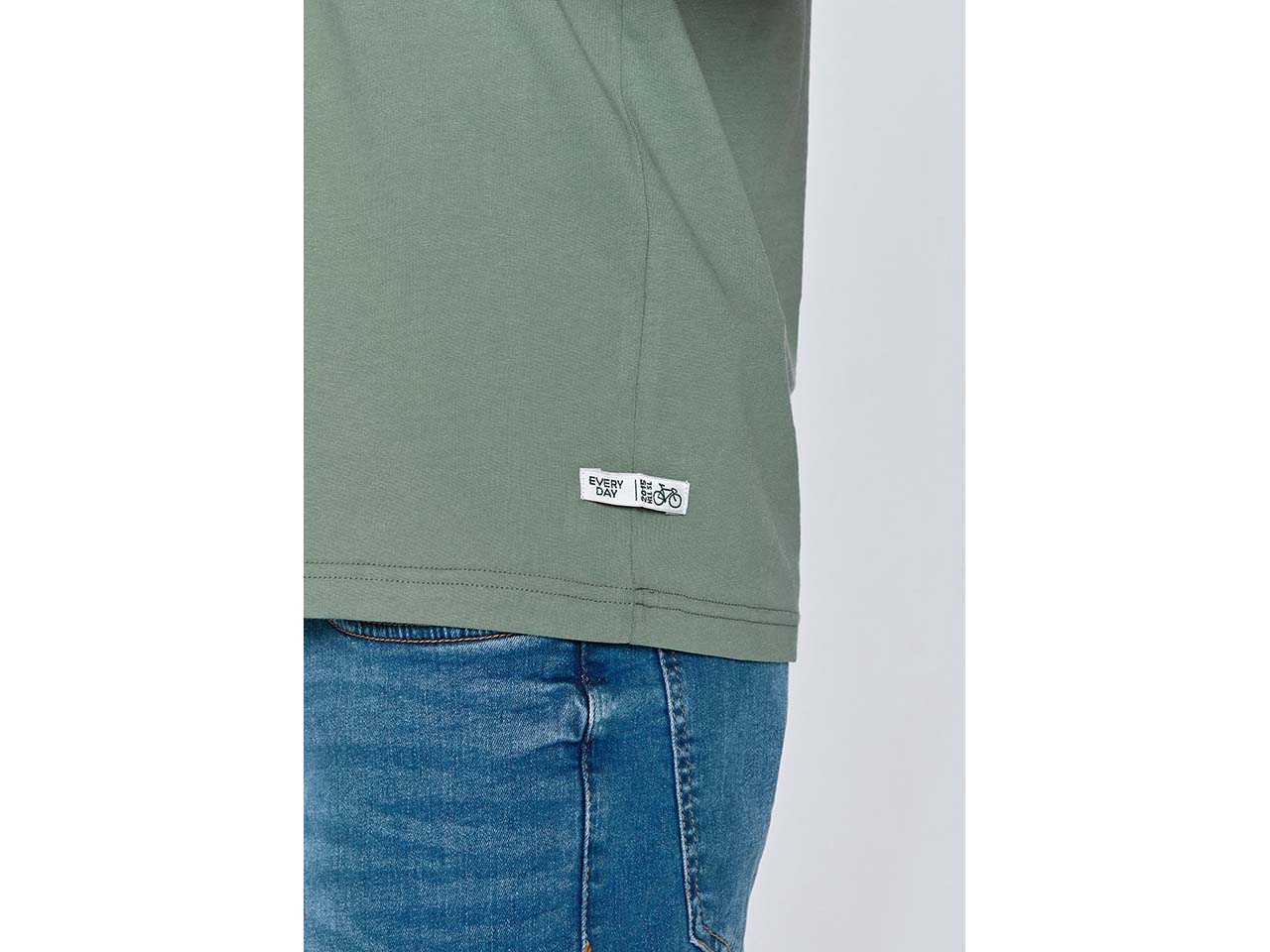 GREENBOMB Bio-Herren-T-Shirt "Finish Sloth" mit Rundhalsausschnitt, pale green, Gr. M