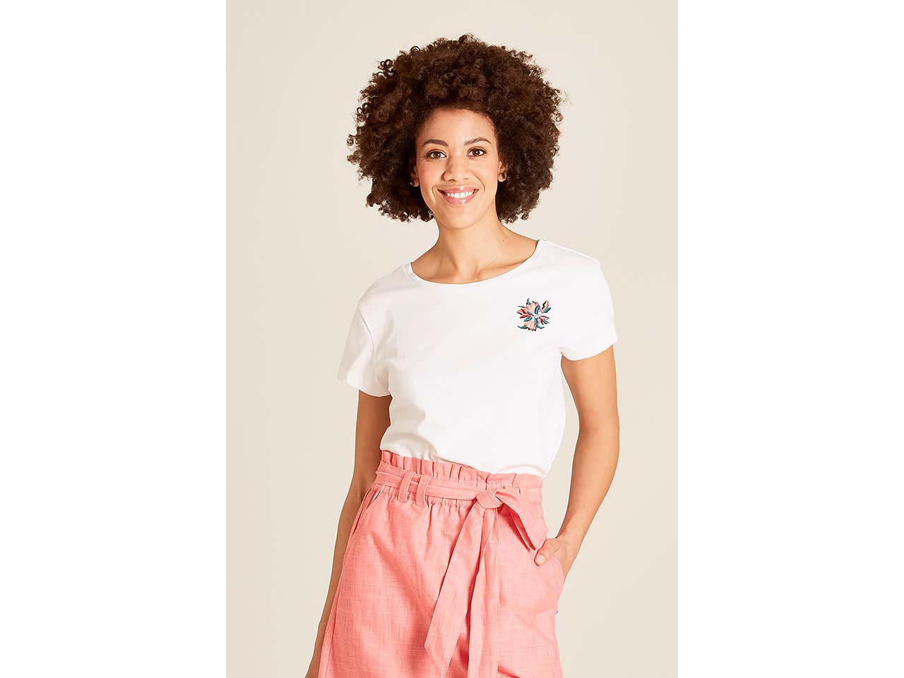 tranquillo Bio-Damen-T-Shirt mit floraler Stickerei, white, Gr. S