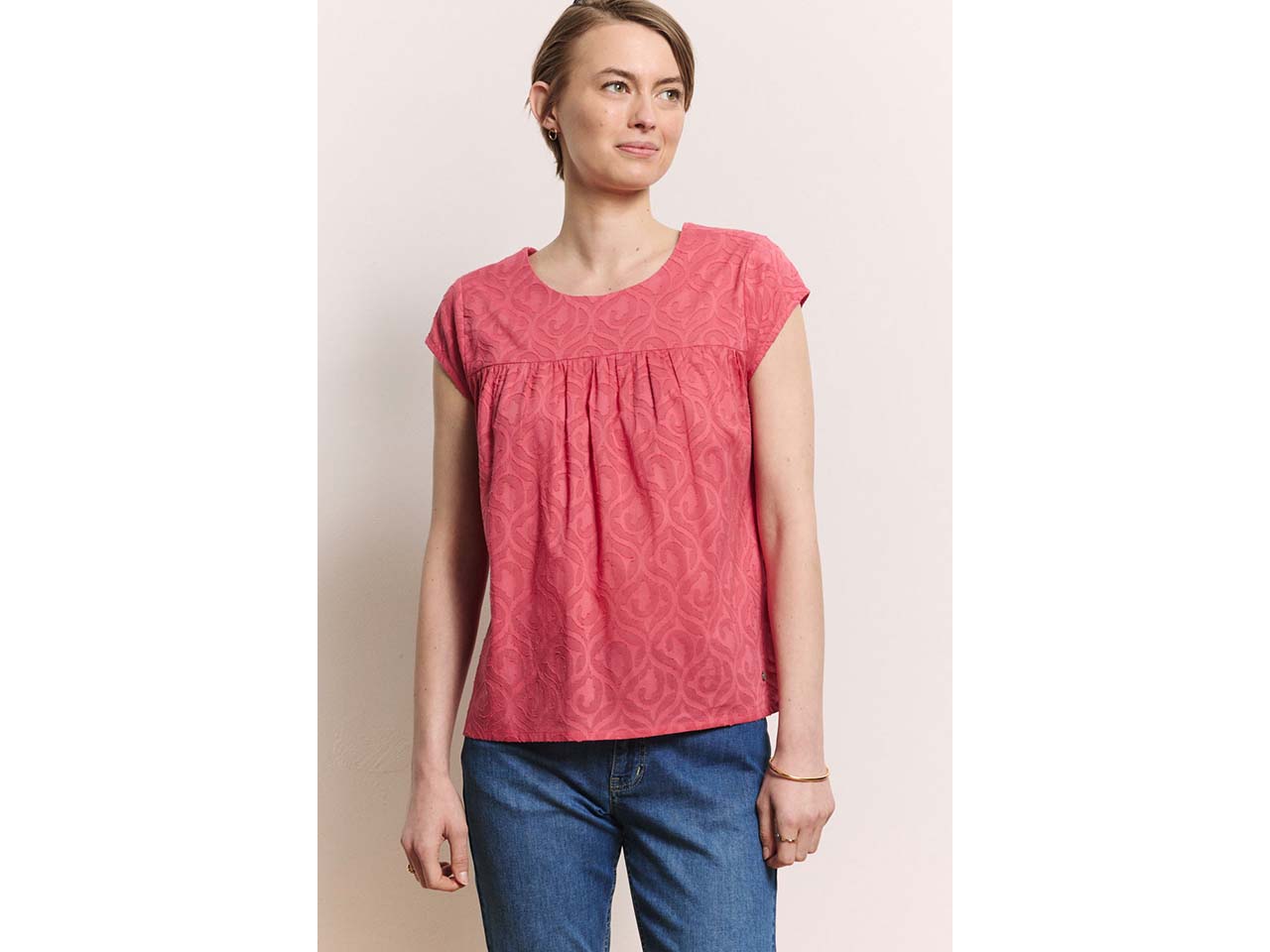 tranquillo Bio-Damen-T-Shirt 'Lunaa' mit Knopfleiste am Rücken, holly berry, Gr. 36