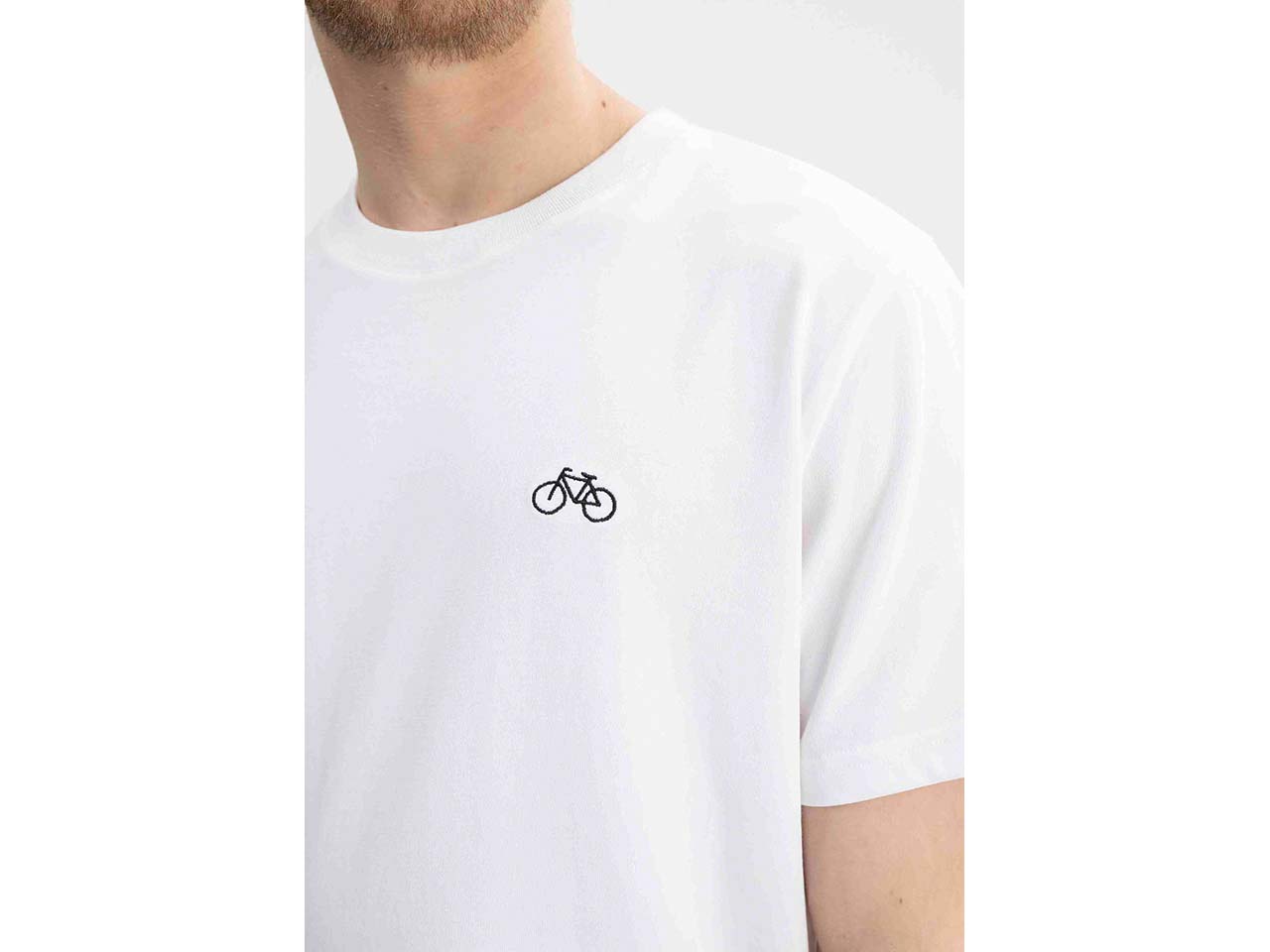 MELA Bio-Herren-T-Shirt "PRAVIN" mit Bike-Stickerei, weiß, Gr. M