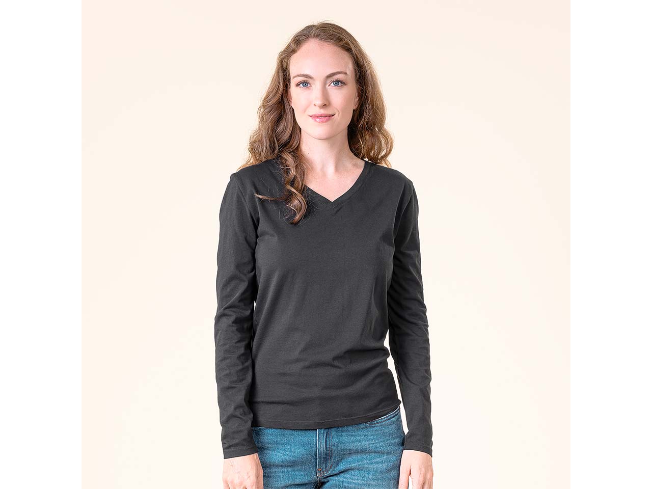 Living Crafts Bio-Damen-Langarmshirt "TARANA" mit V-Ausschnitt, black, Gr. S