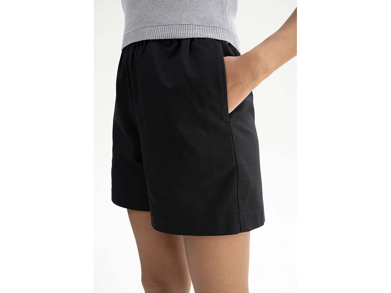 MELA Bio-Damen-Short "ESWARI" aus Kreppstoff, schwarz, Gr. S