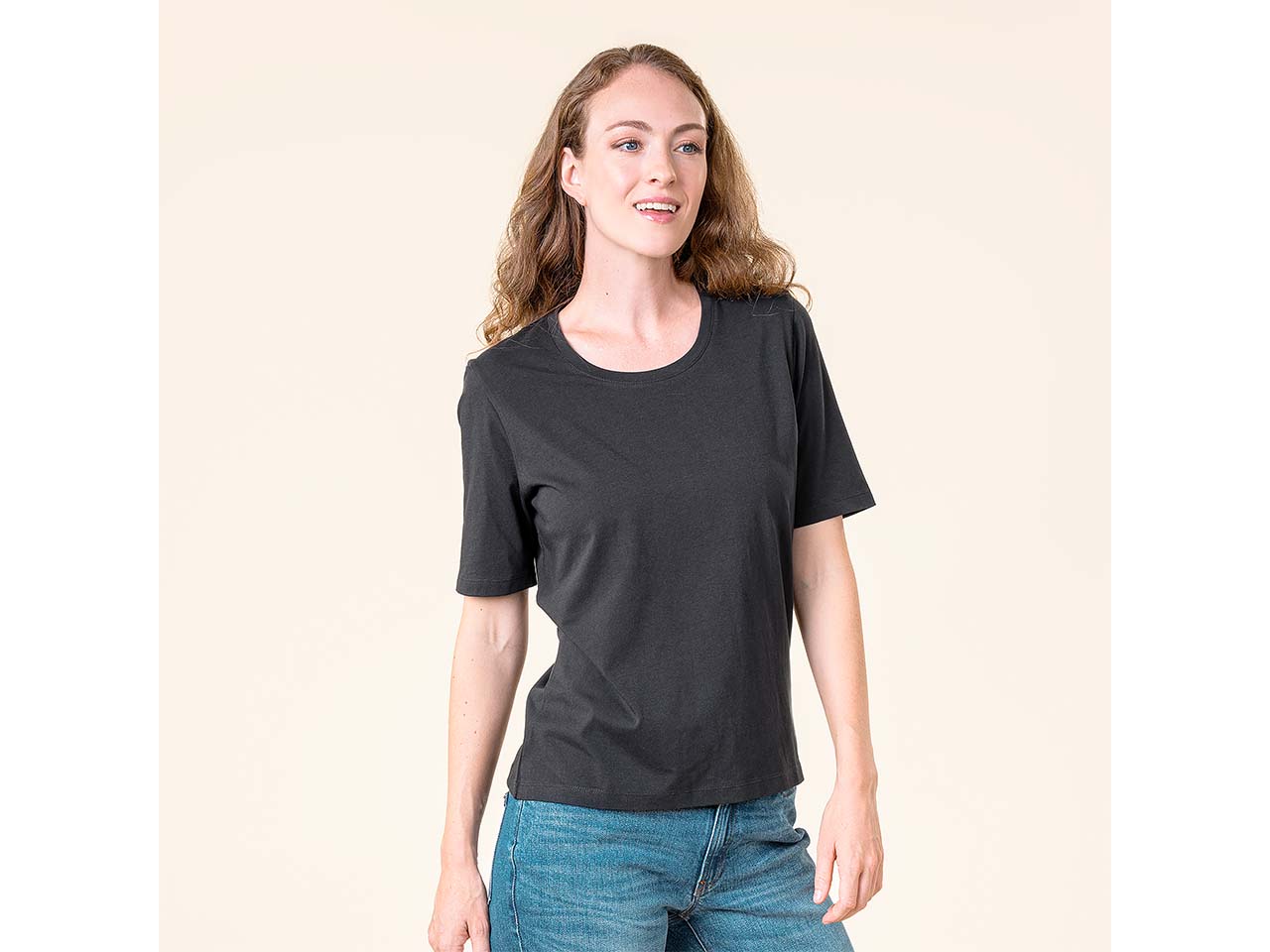 Living Crafts Bio-Damen-T-Shirt 'TABERA' mit Rundhalsausschnitt, black, Gr. S