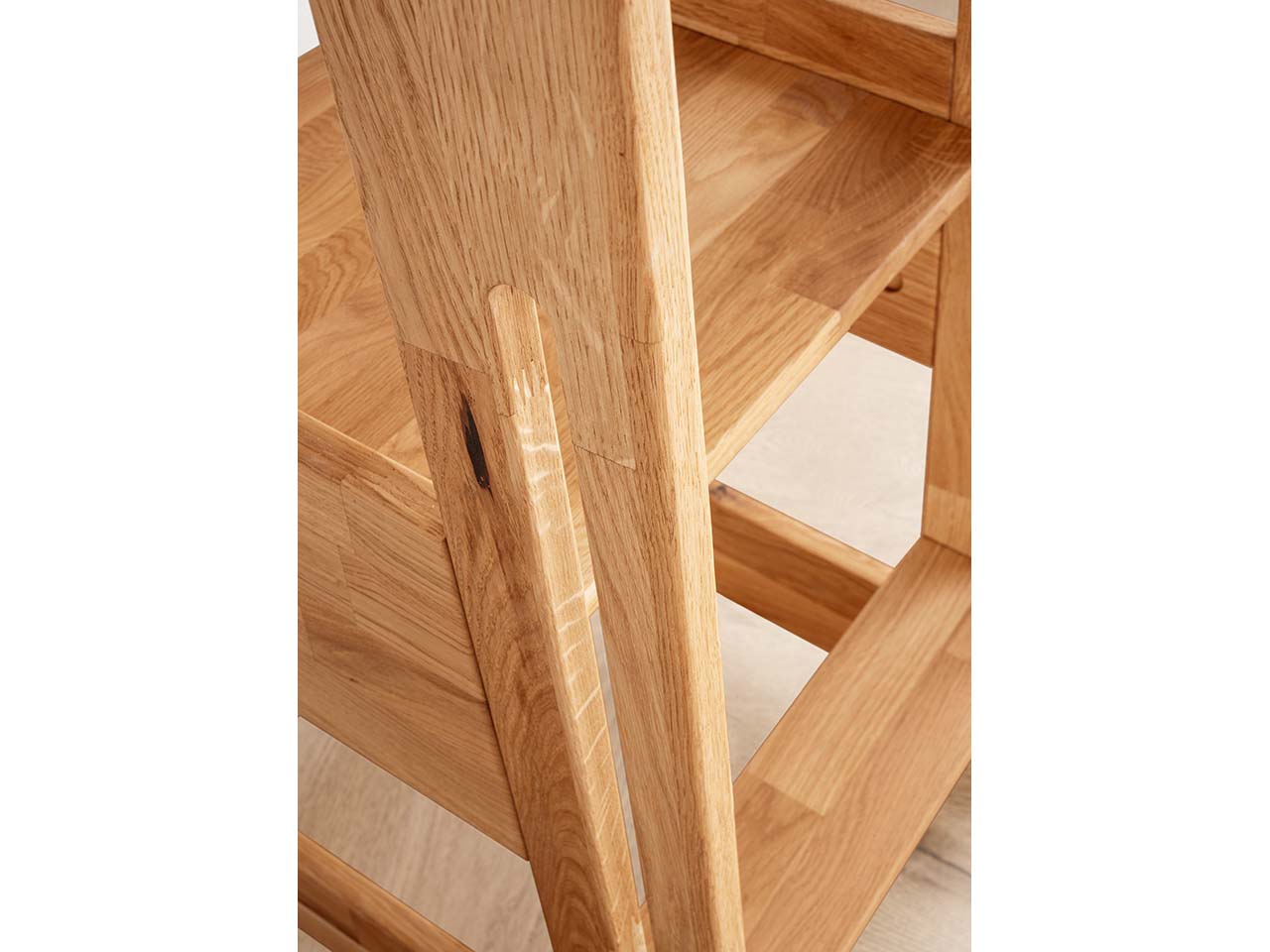 Lernturm B 42 x T 52 x H 89 cm, zweifach verstellbare Stufen, Wildeiche geölt