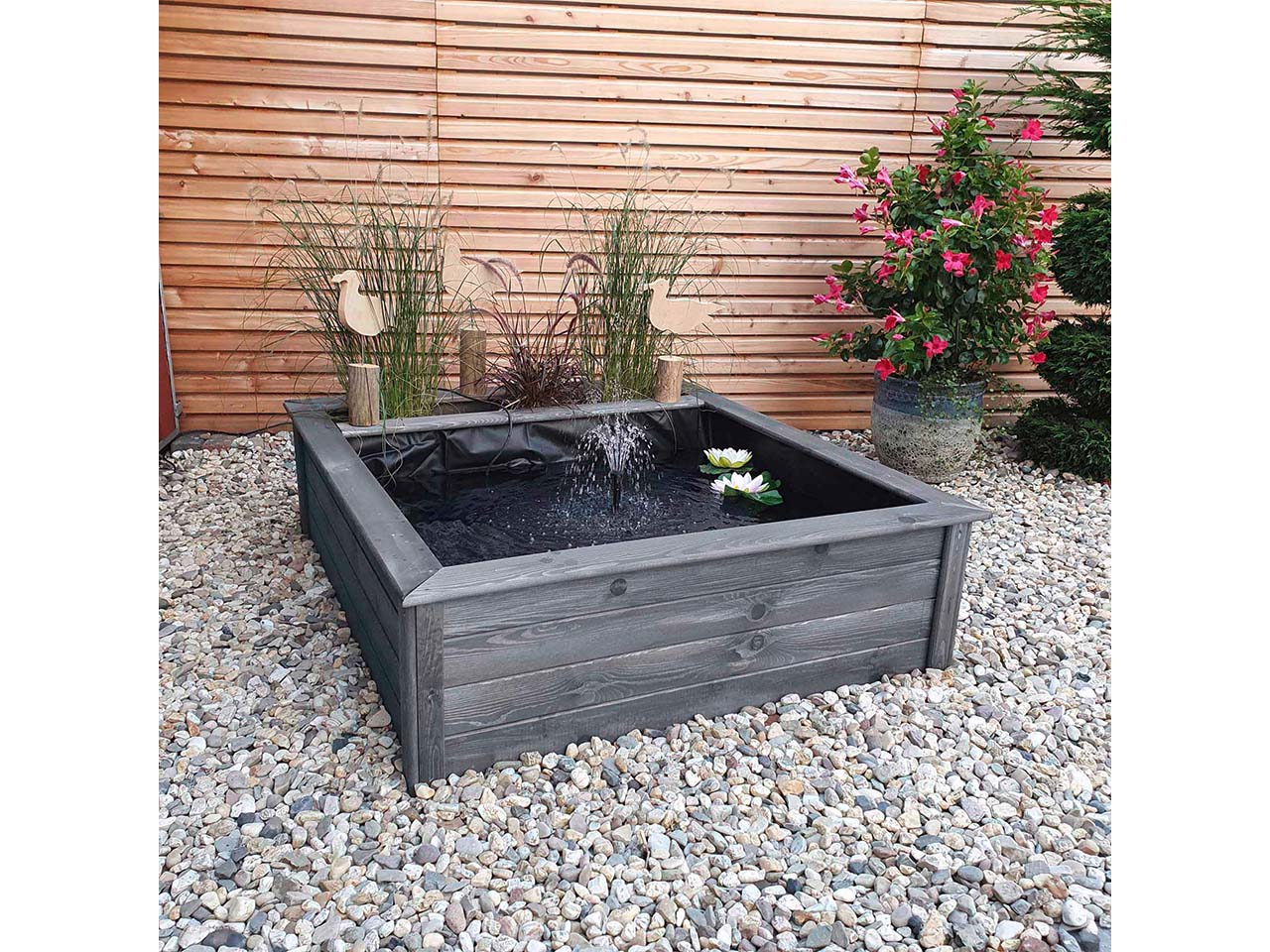 Hochteich mit seitlicher Pflanzzone inkl. Umwälzpumpe und Teichfolie, grau