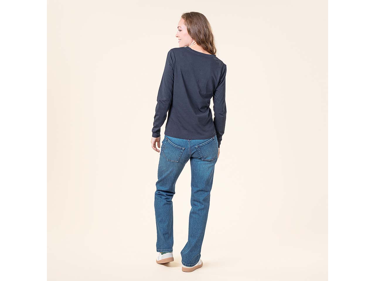 Living Crafts Bio-Damen-Langarmshirt 'TARANA' mit V-Ausschnitt, ink blue, Gr. S