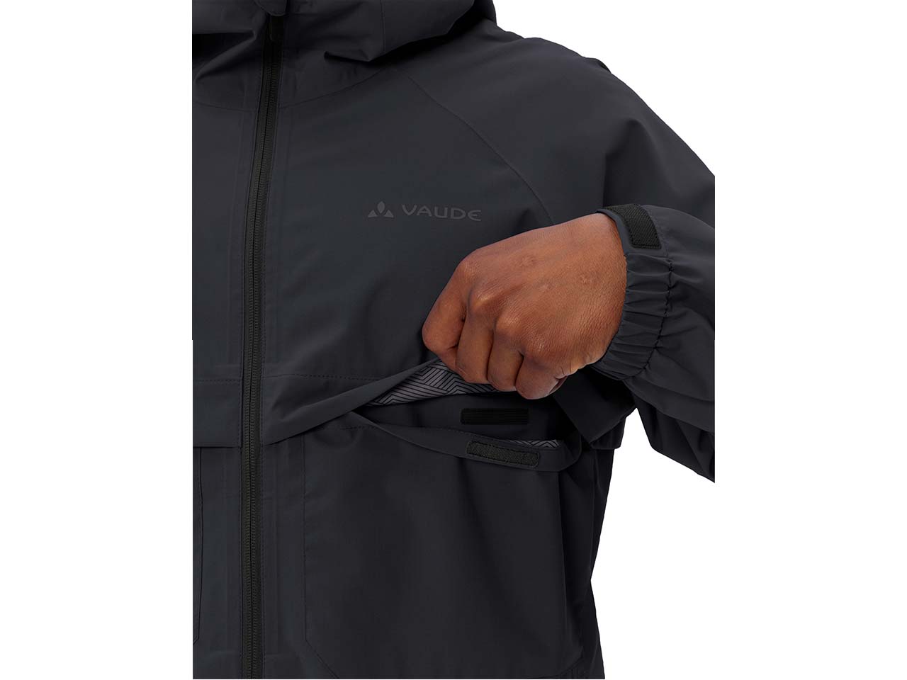VAUDE Herren-Jacke 'Mineo 2,5L' mit 2 großen Vordertaschen, black uni, Gr. M