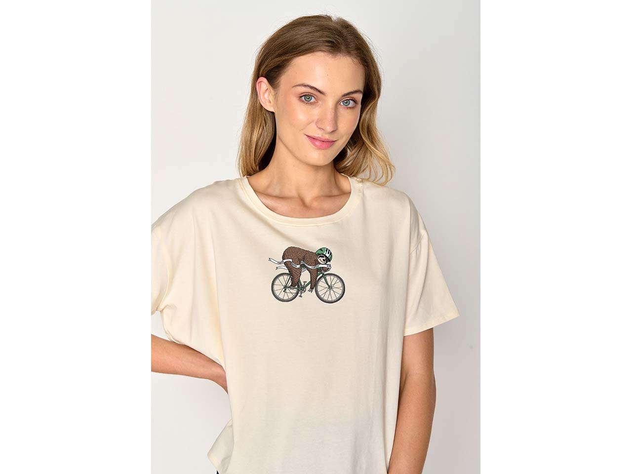 GREENBOMB Bio-Damen-T-Shirt "Sloth Victory" weit geschnitten, creme white, Gr. S