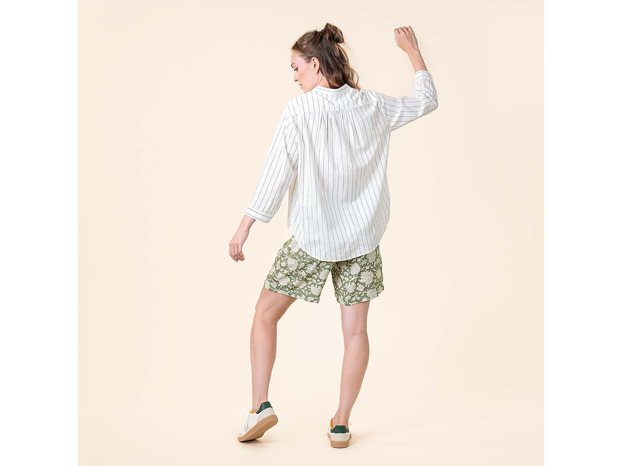 Living Crafts Damen-Bluse 'TILLA' mit Mandarinkragen, white/sage, Gr. 36