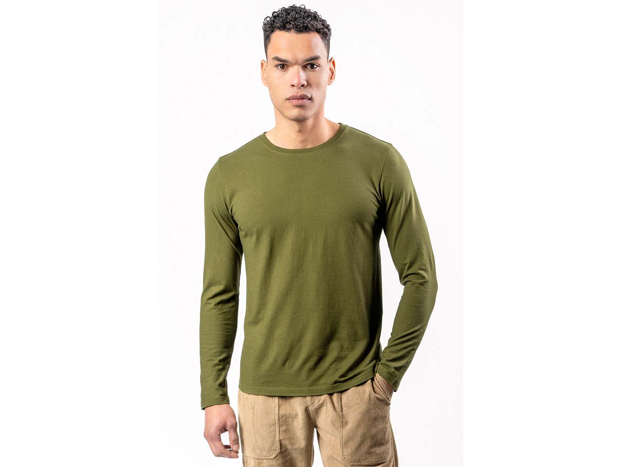 Living Crafts Bio-Herren-Langarmshirt 'TERIK' mit Rundhalsausschnitt, moss green, Gr. L