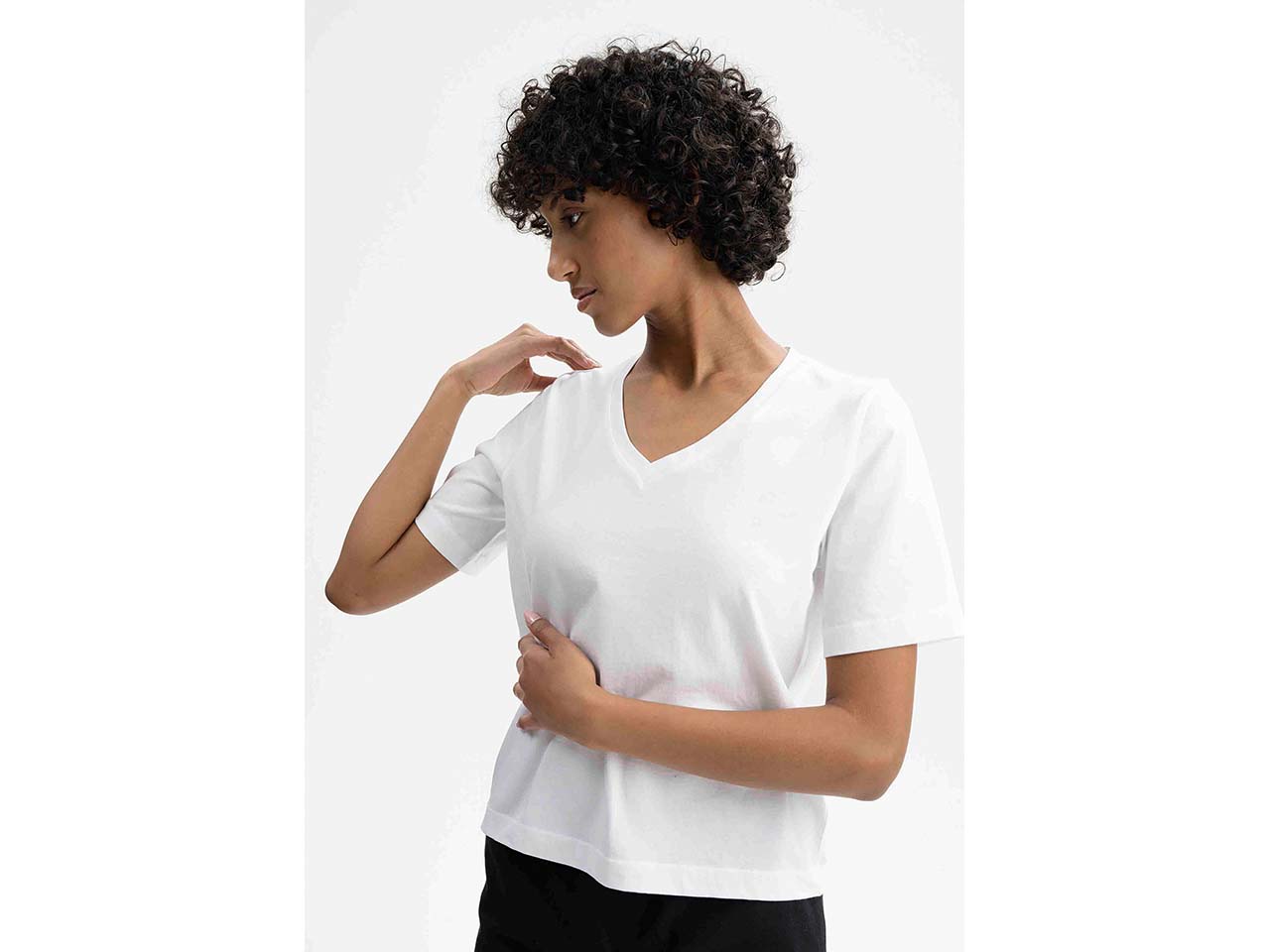 MELA Bio-Damen-T-Shirt "ANKITA" mit V-Ausschnitt, weiß, Gr. S