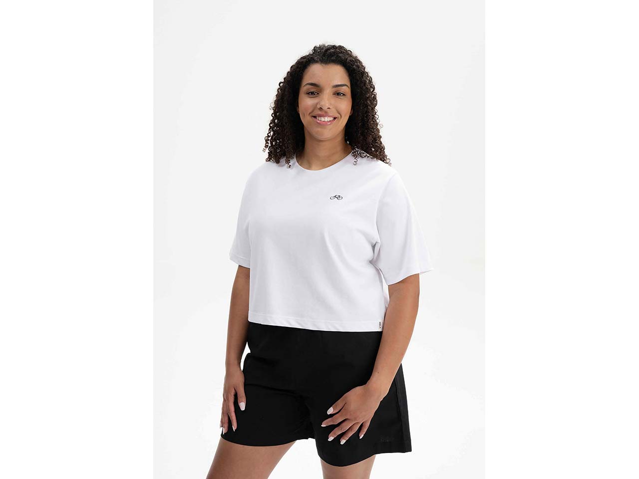 MELA Bio-Damen-T-Shirt 'JOSHNA' mit Bike-Stickerei, weiß, cropped, Gr. L