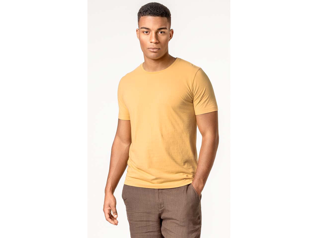 Living Crafts Bio-Herren-T-Shirt "THERREL" mit Rundhalsausschnitt, mango, Gr. M