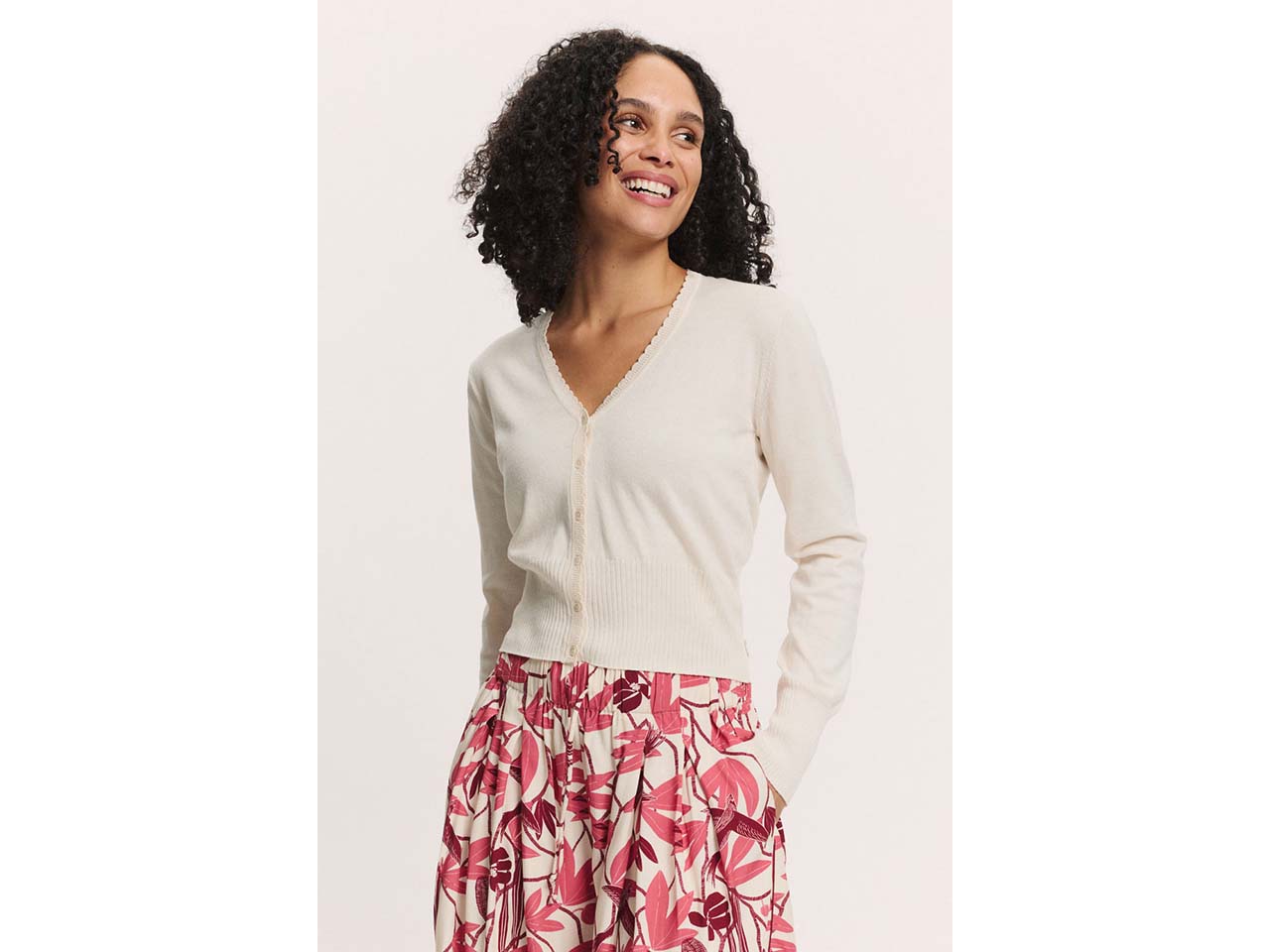 tranquillo Bio-Damen-Cardigan 'Linaa' mit Zierkante am V-Ausschnitt, white, Gr. M