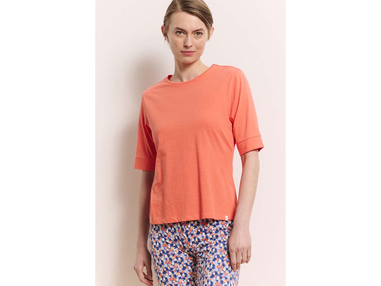 tranquillo Bio-Damen-T-Shirt 'Lottee' mit Rundhalsausschnitt, camellia orange, Gr. M